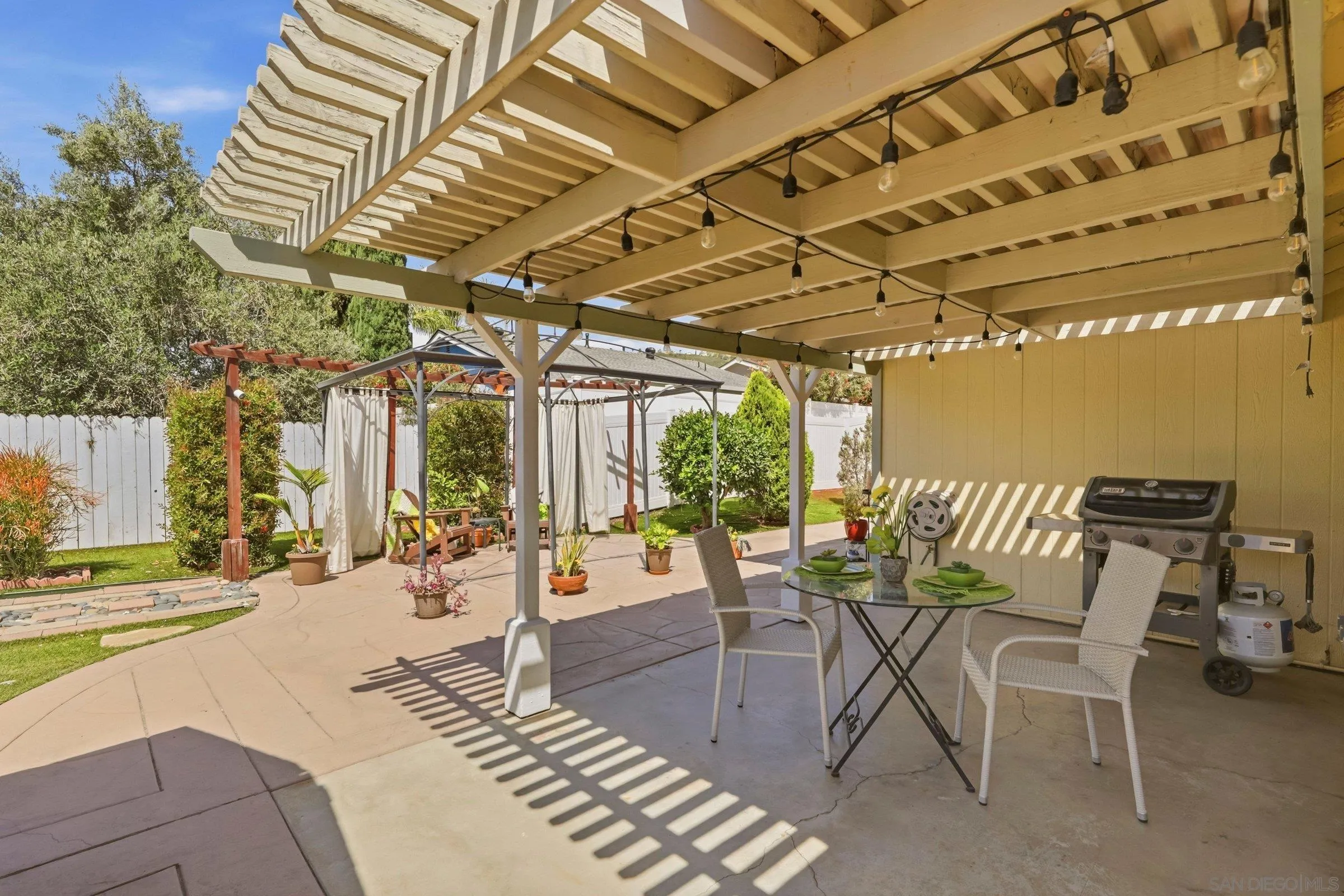 https://cdn.realtyfeed.com/cdn/127/260009496/47cee93fee7d1a7cef782a8d30b46b01.webp