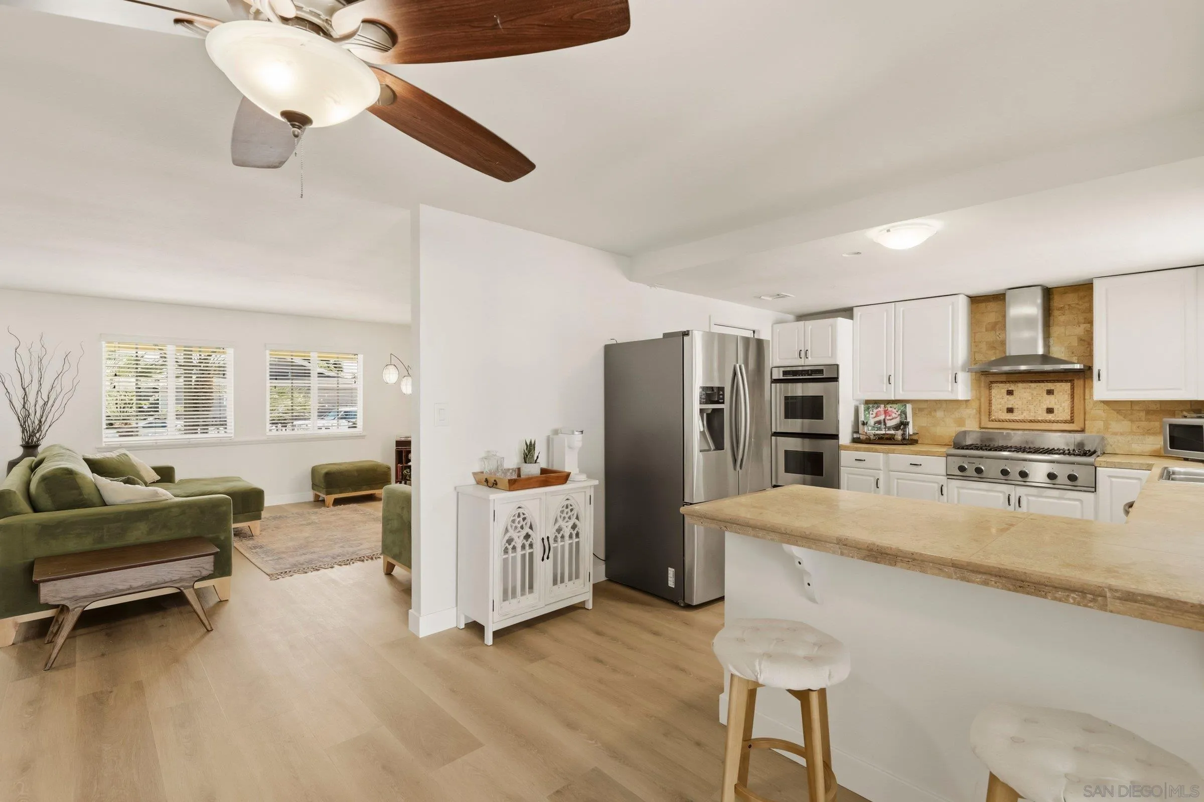 https://cdn.realtyfeed.com/cdn/127/260009496/6f496d3bb38d8e6a66f141e90bebc7b8.webp