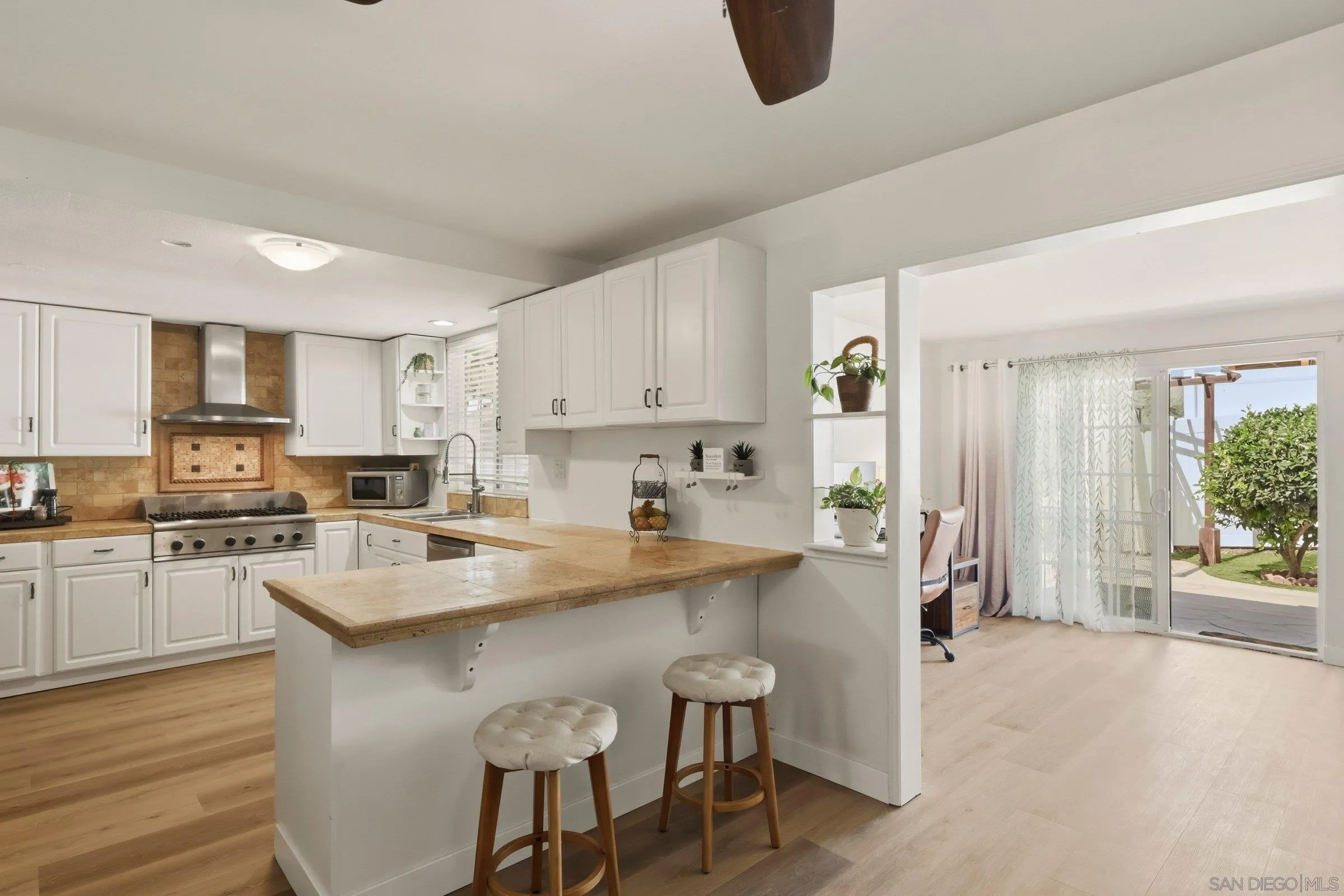 https://cdn.realtyfeed.com/cdn/127/260009496/7eb52f5484215c271c1398ec8203acbf.webp