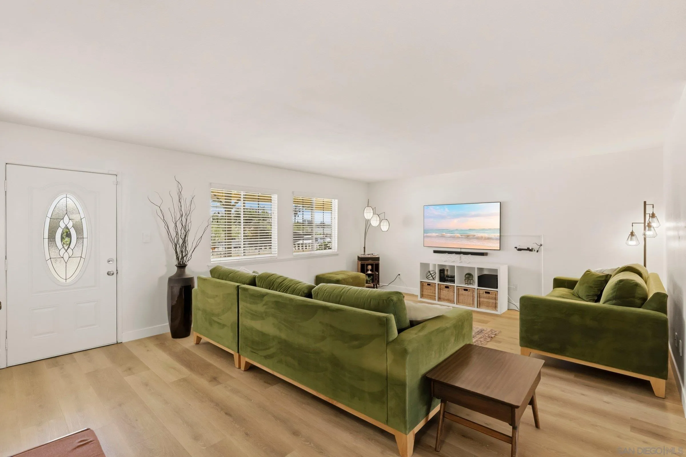 https://cdn.realtyfeed.com/cdn/127/260009496/926c93031bc5c763f4b68c790f81a8bb.webp