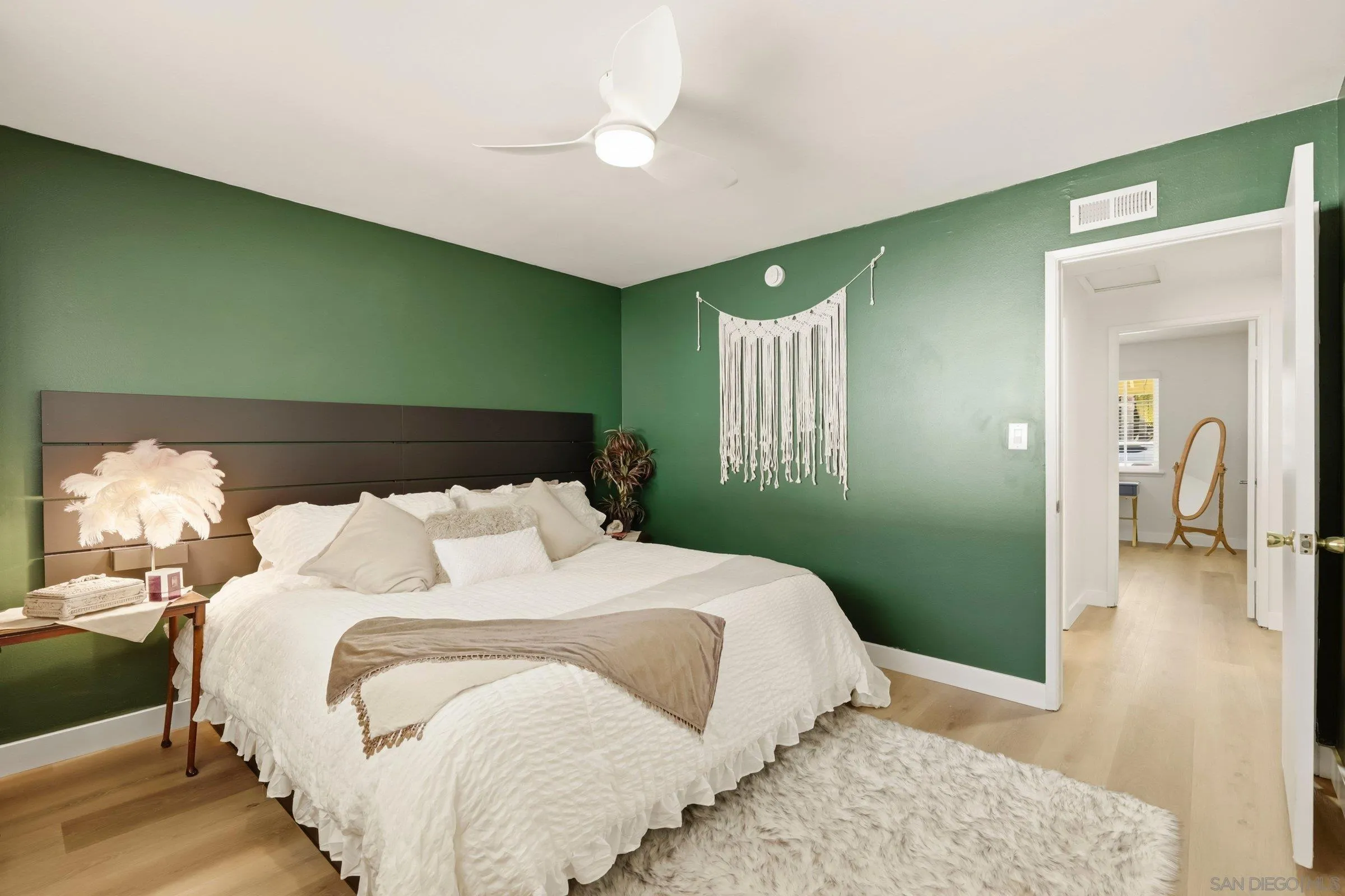 https://cdn.realtyfeed.com/cdn/127/260009496/c8105bc5a5c56df24872db3228a561af.webp