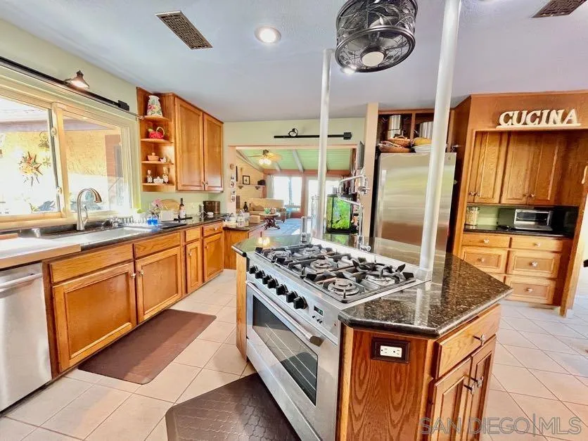 https://cdn.realtyfeed.com/cdn/127/260009497/0b894091463d25443574b286eafc04f3.webp