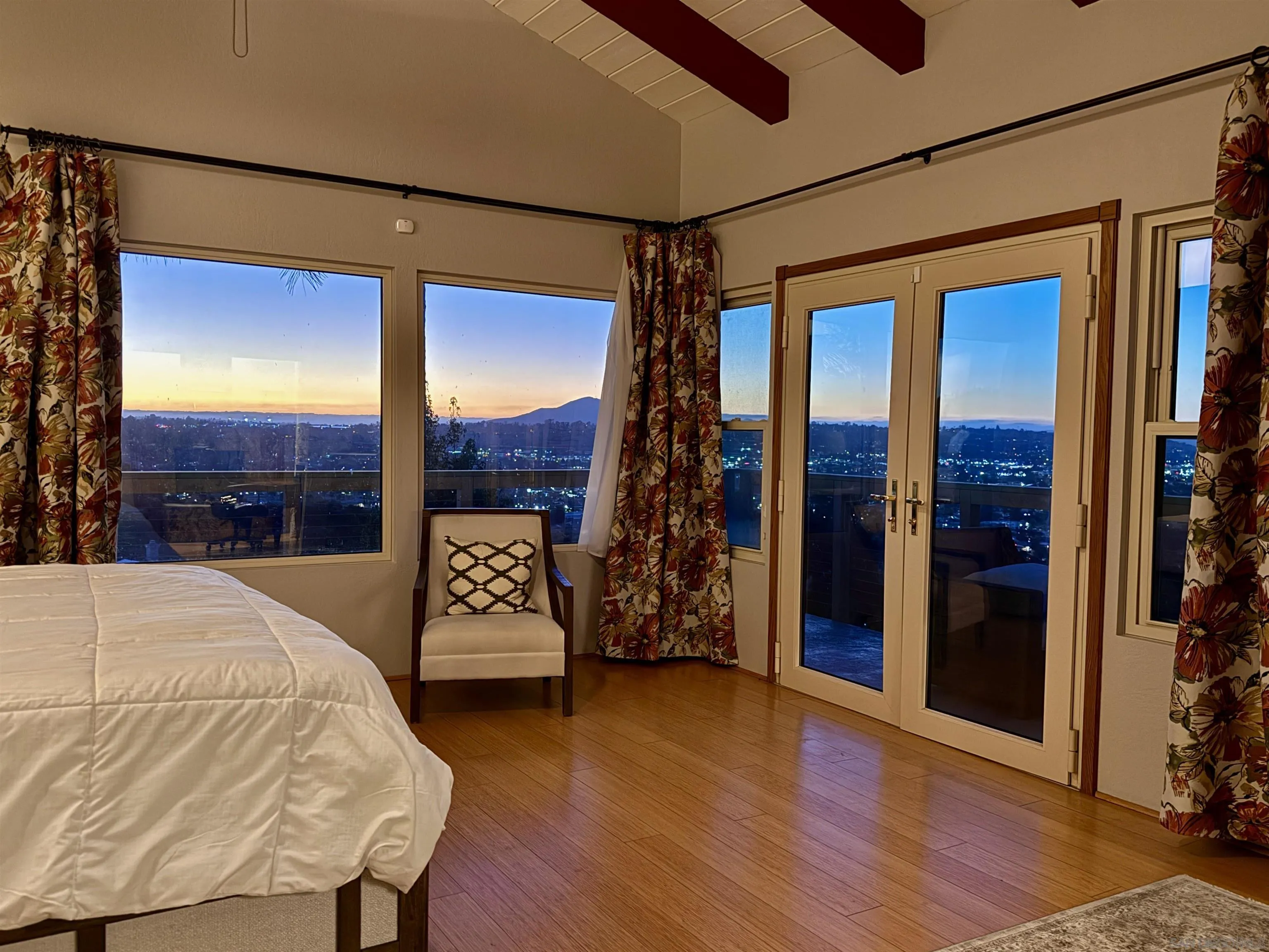 https://cdn.realtyfeed.com/cdn/127/260009497/33c80bf78b38f5171c5edbeca0d707ce.webp