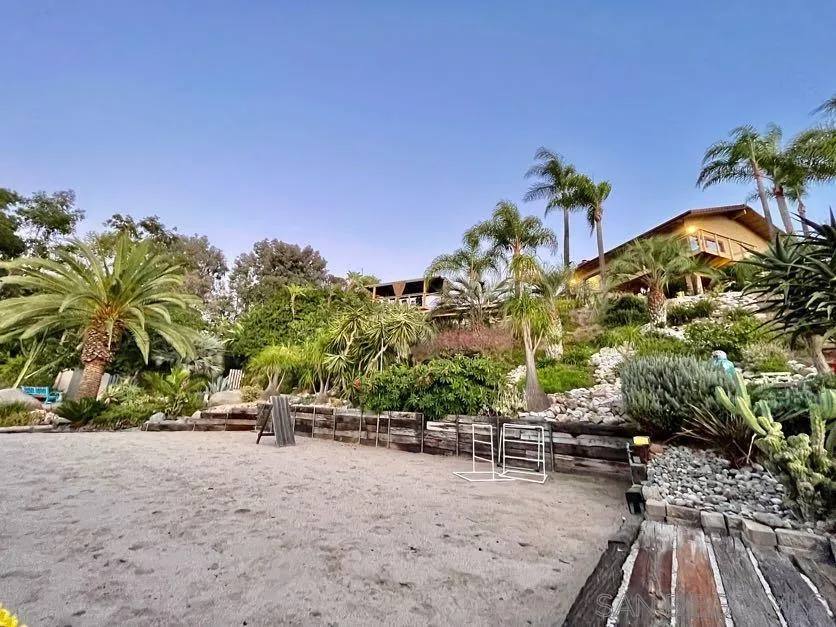 https://cdn.realtyfeed.com/cdn/127/260009497/567b880620d8b2ed3309c887ce7aeebd.webp