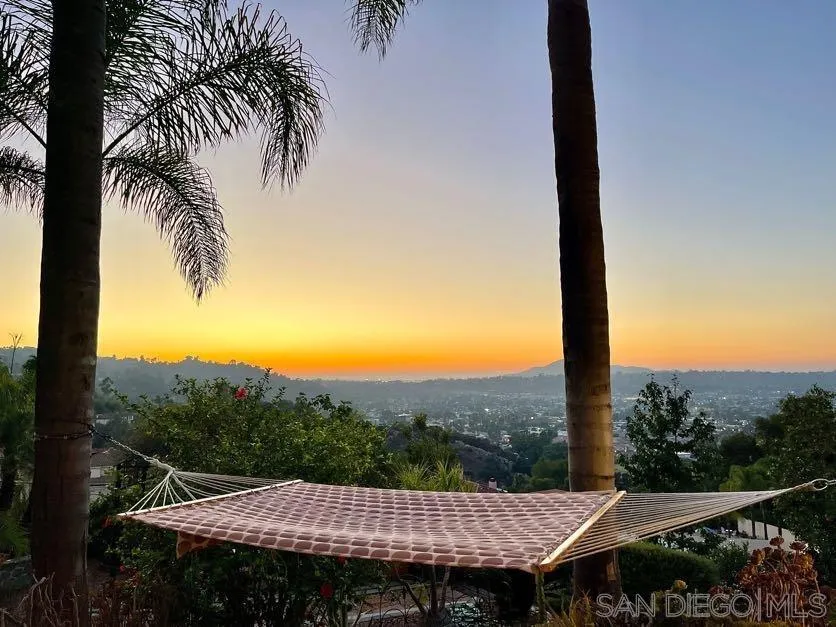 https://cdn.realtyfeed.com/cdn/127/260009497/a96836448acb80f1811085a0e0616f82.webp