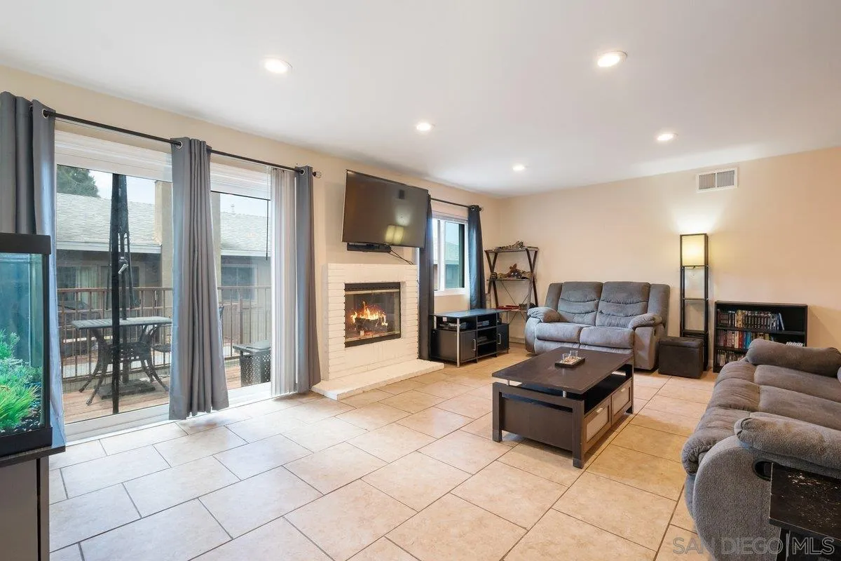 Photo #3: 260009504 Listing: Photo #3