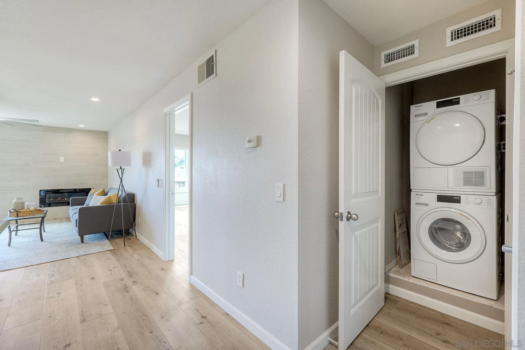 Photo #6: 260009509 Listing: Photo #6