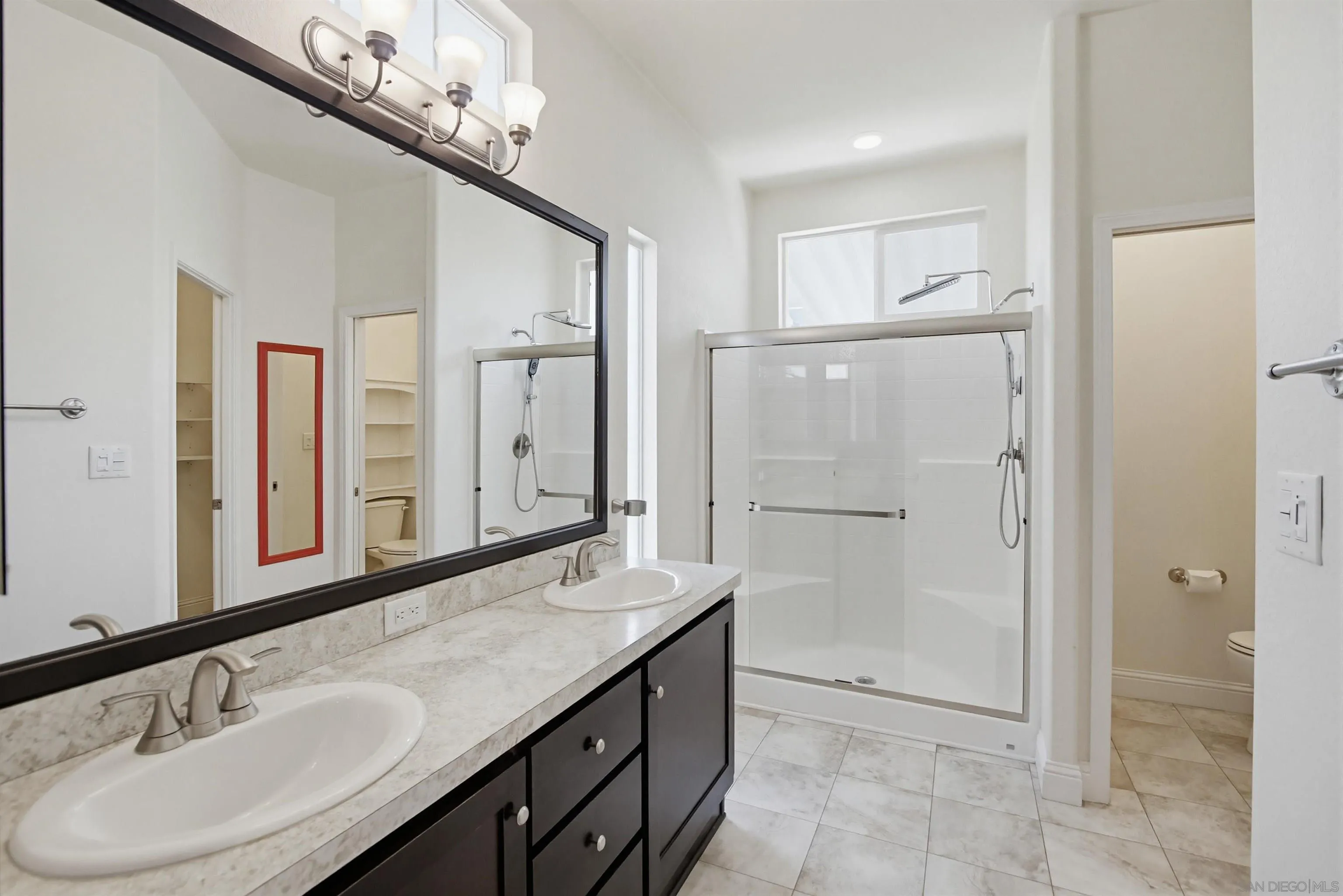 https://cdn.realtyfeed.com/cdn/127/260009520/2fbe59a60a1943f72e21a3b4eb44eb15.webp