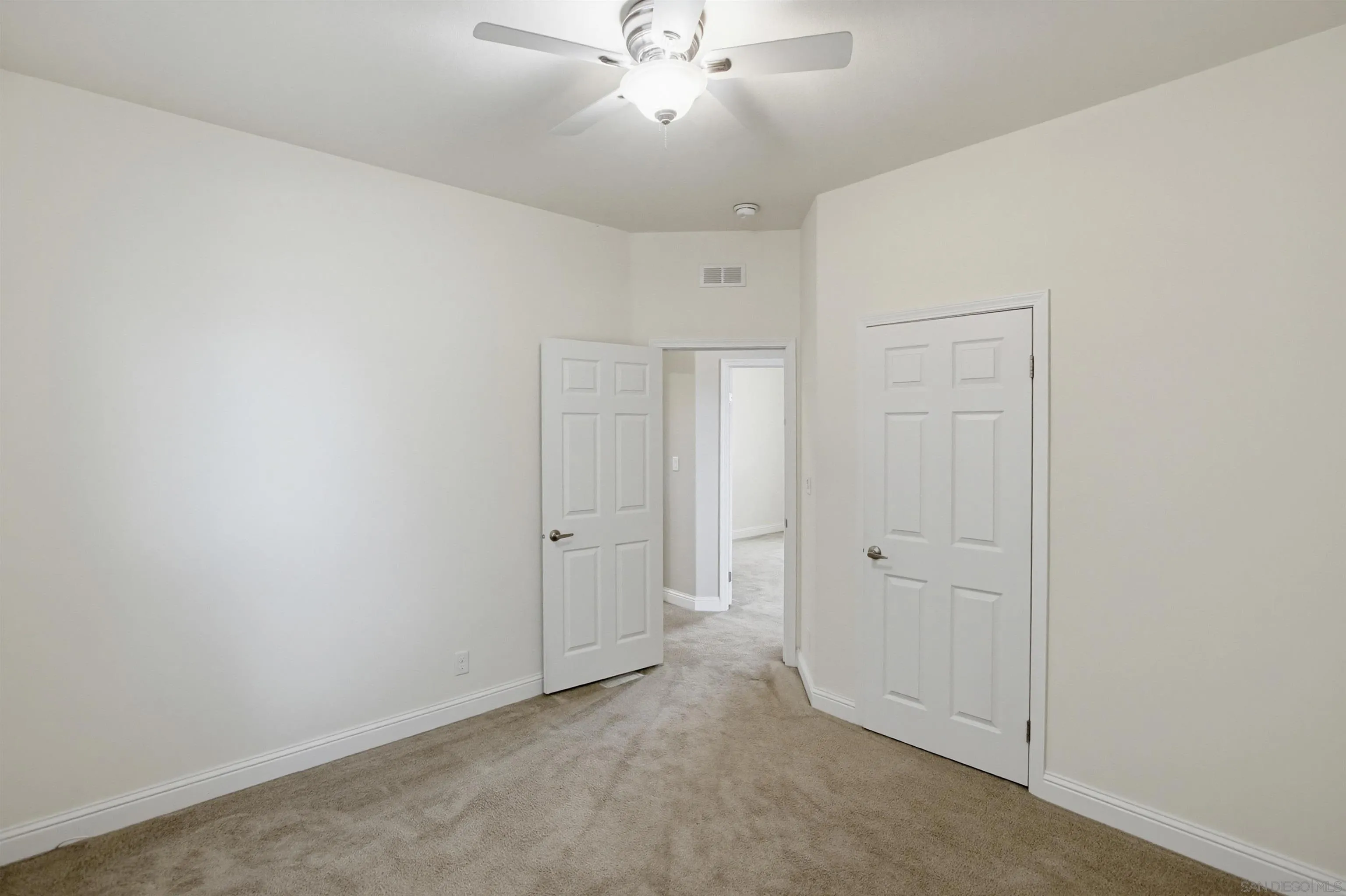 https://cdn.realtyfeed.com/cdn/127/260009520/595f24260e4a9e948b8487c056a98bd0.webp