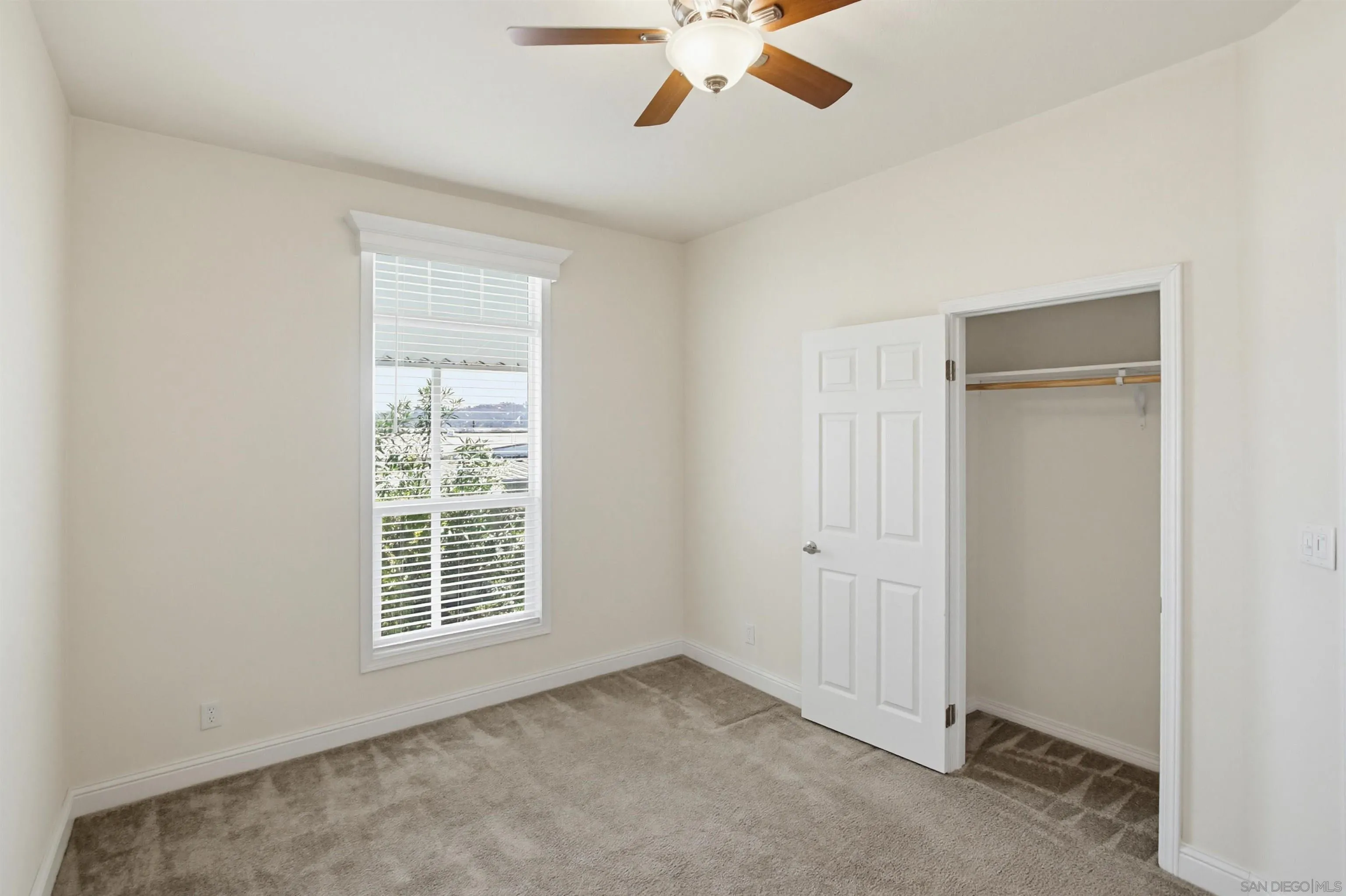 https://cdn.realtyfeed.com/cdn/127/260009520/96705c1e85a2443144c816c35ba611b1.webp