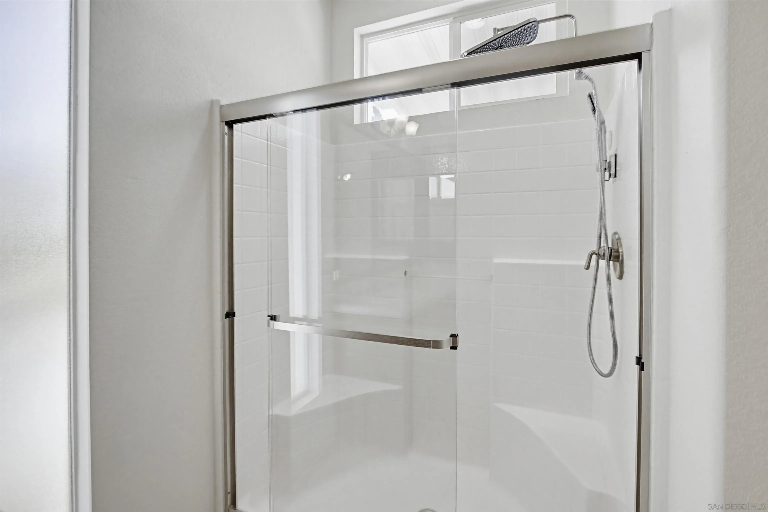 https://cdn.realtyfeed.com/cdn/127/260009520/b23189c2794aeba53e4df7152846bd72.webp