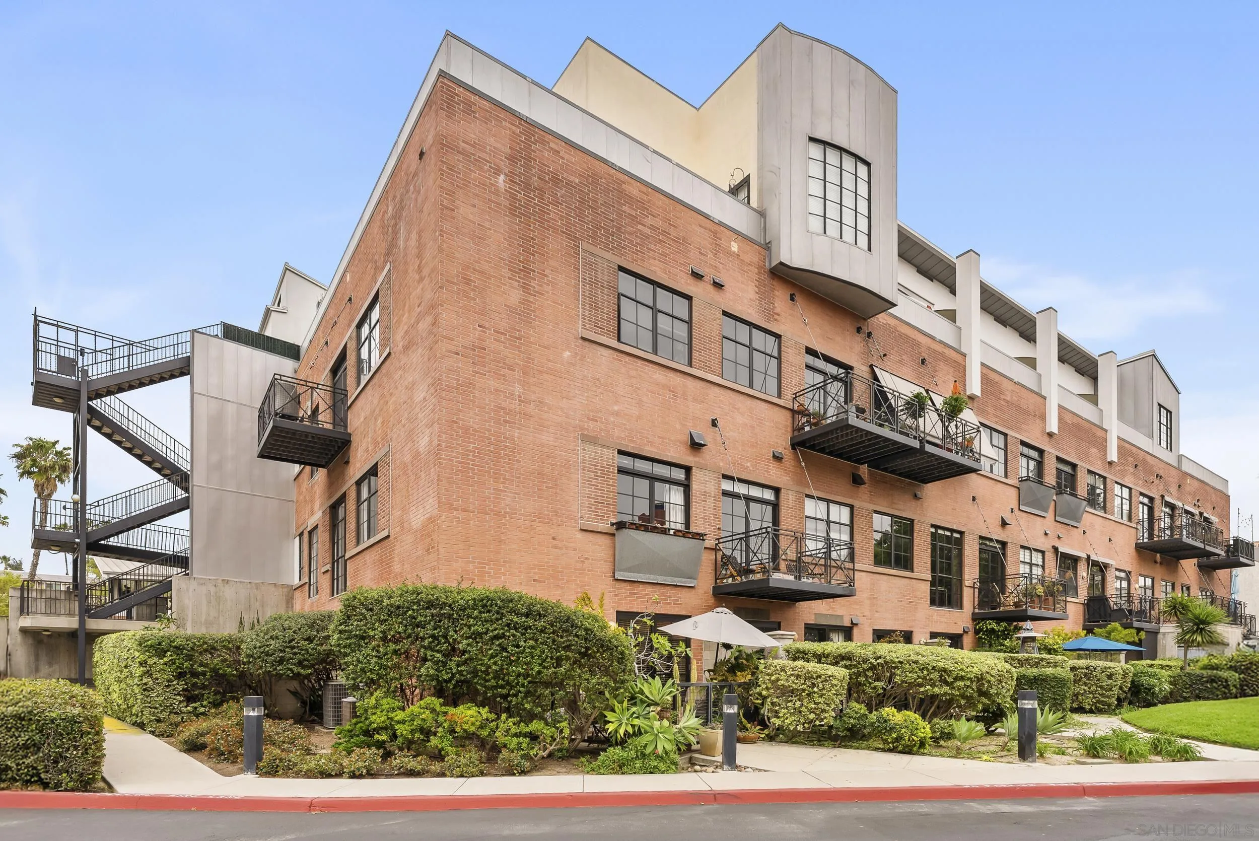 https://cdn.realtyfeed.com/cdn/127/260009522/289fa964b1c8bd308a8f63b2b53405fe.webp