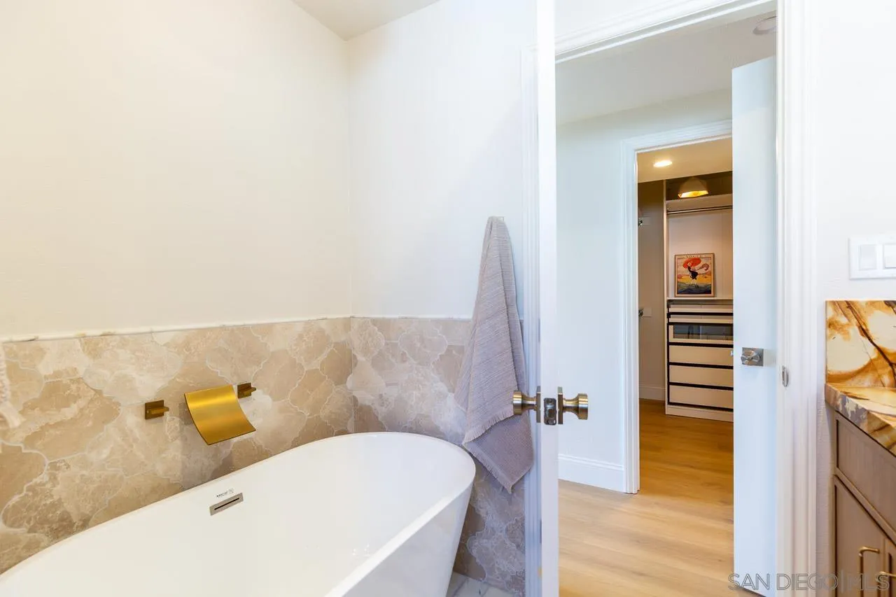 https://cdn.realtyfeed.com/cdn/127/260009527/5e8b90bab09228a4c53a1cf06209968f.webp
