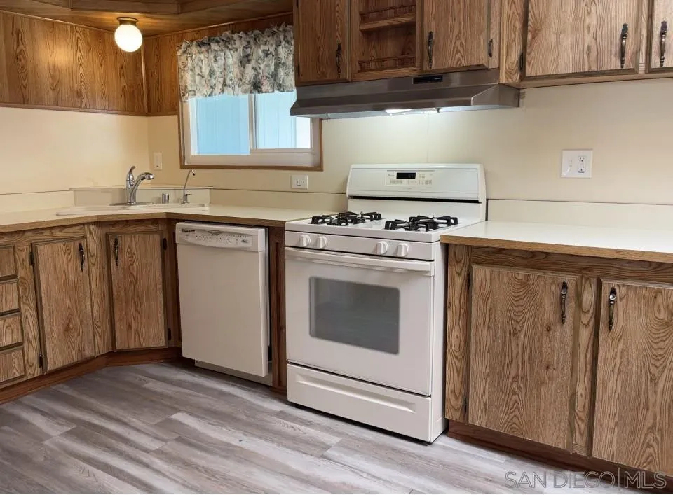 https://cdn.realtyfeed.com/cdn/127/260009528/427872e6c6c6e45372b476baf8152792.webp