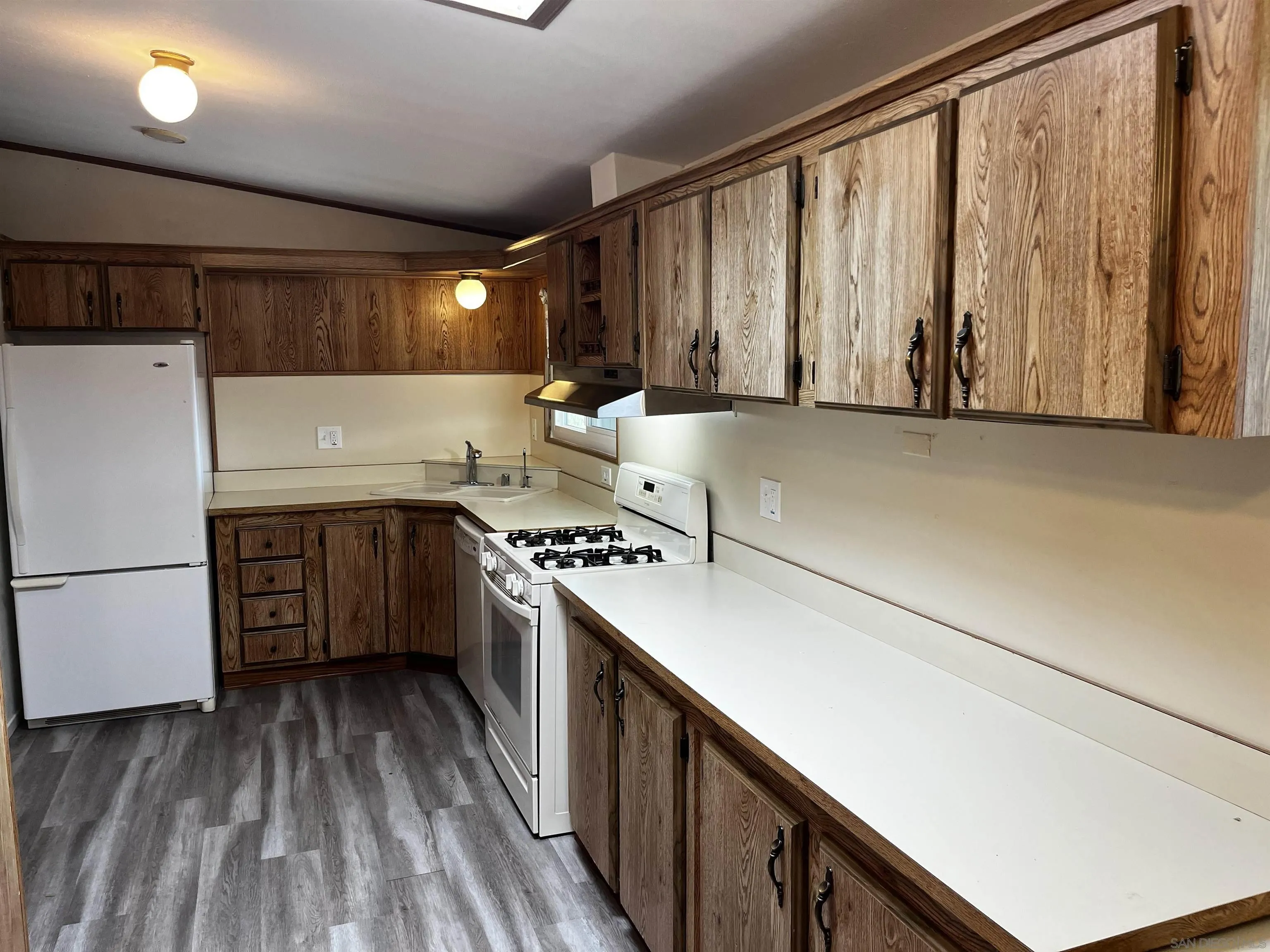 https://cdn.realtyfeed.com/cdn/127/260009528/5b7c05ba11fa68068f4344e56b91d970.webp