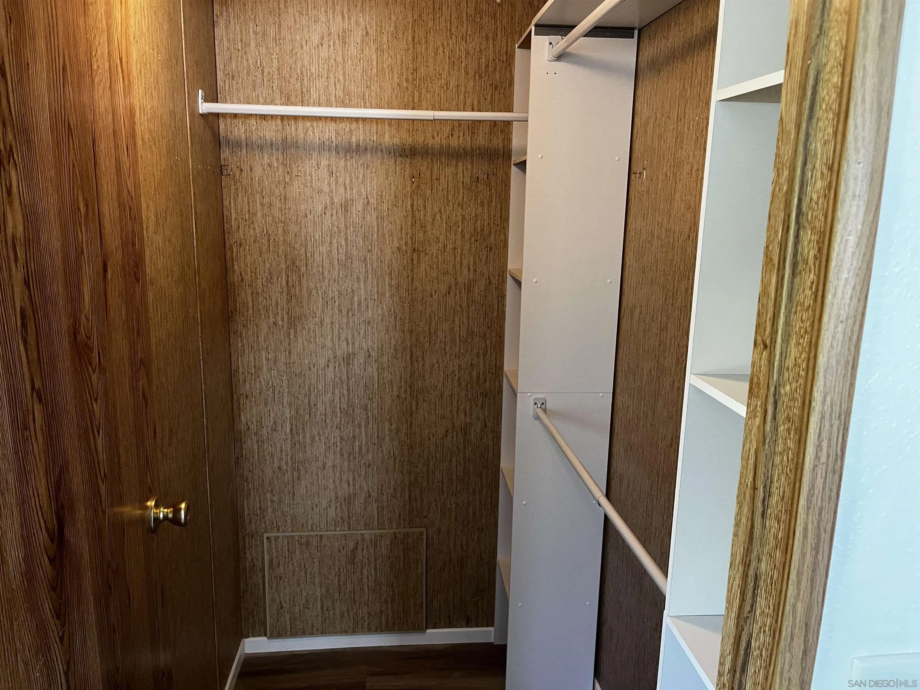 https://cdn.realtyfeed.com/cdn/127/260009528/a23812b93270e14688df32c6164f0bdf.webp