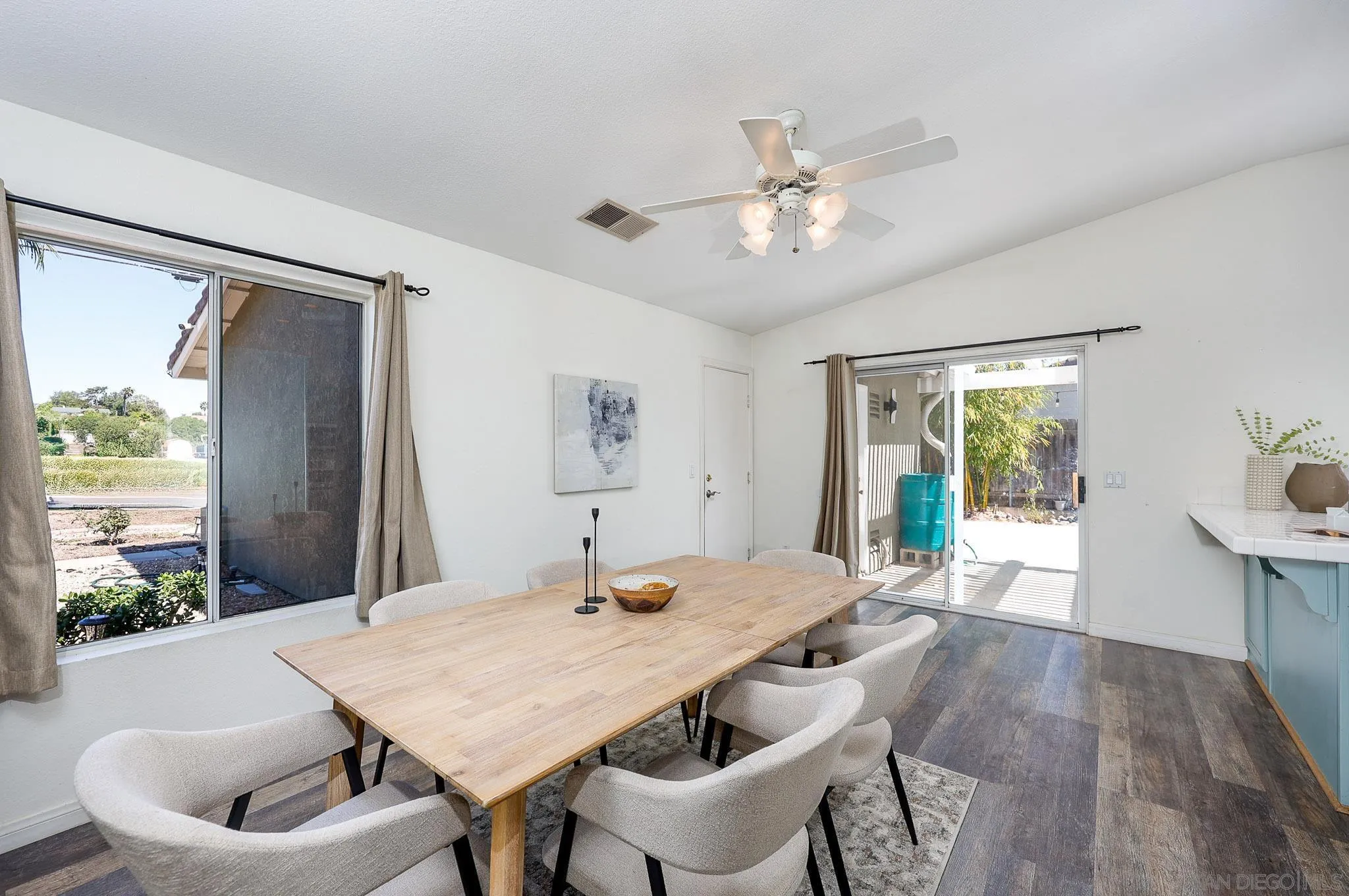 https://cdn.realtyfeed.com/cdn/127/260009533/f1d812ff89cde669387ab3c70ba6020c.webp