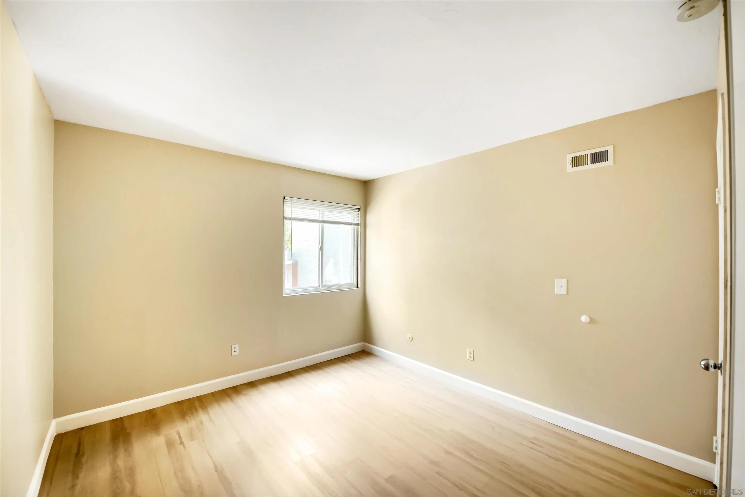 Photo #20: 260009545 Listing: Photo #20
