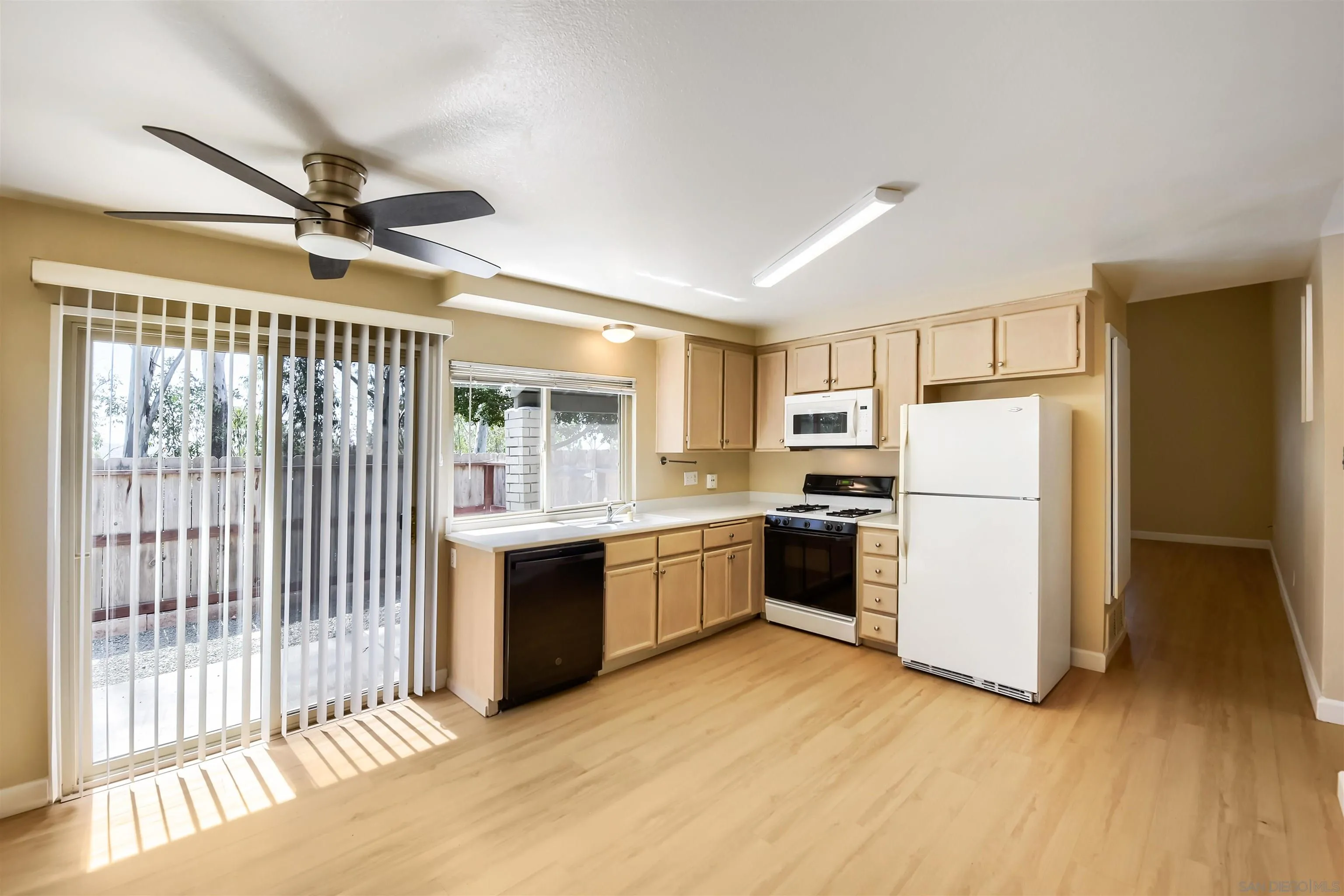 Photo #8: 260009545 Listing: Photo #8