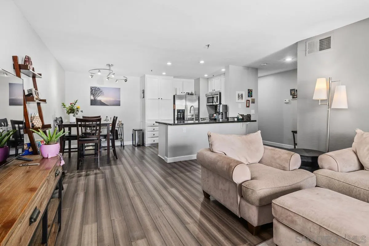 Photo #2: 260009549 Listing: Photo #2