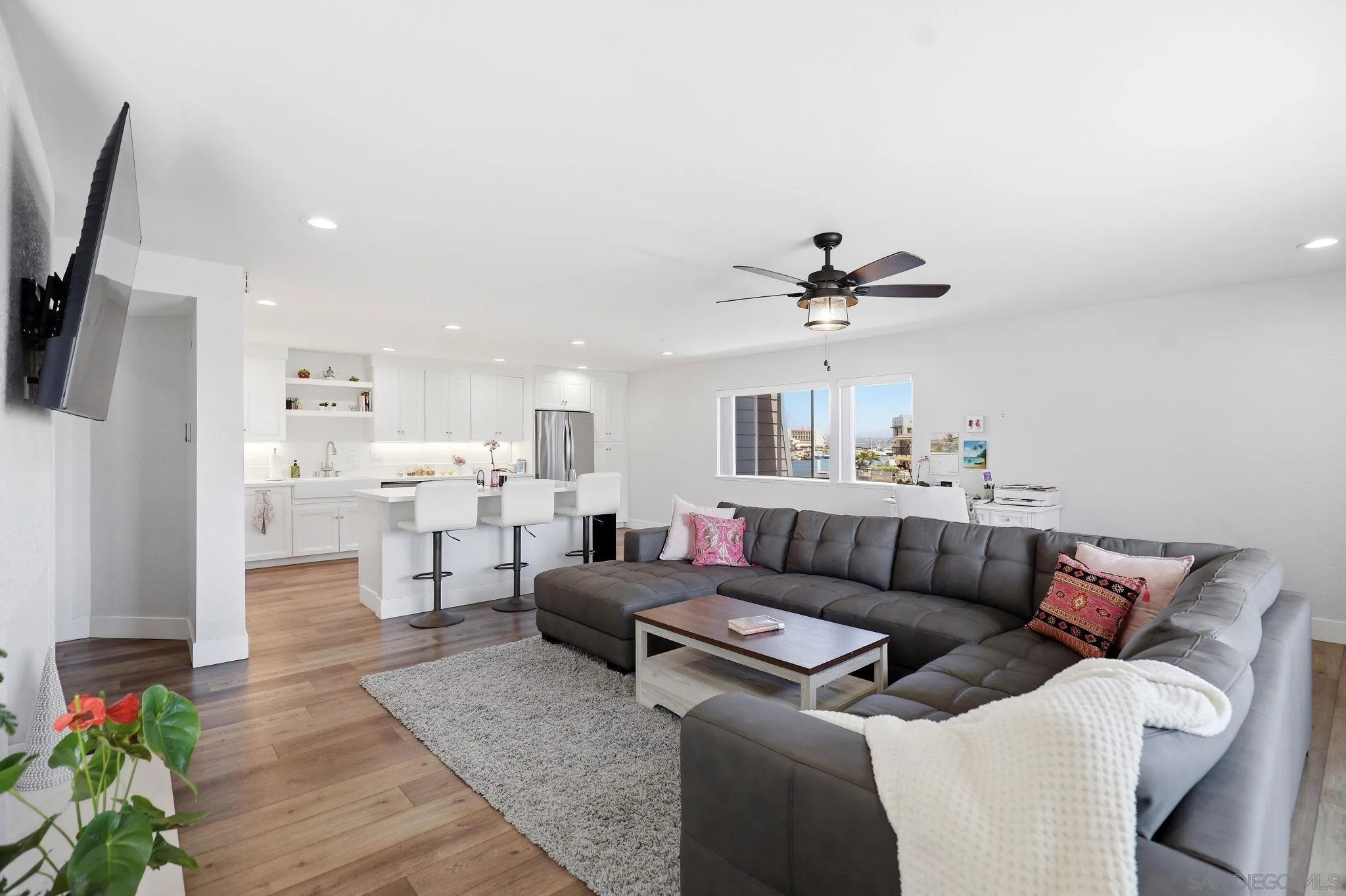 Photo #6: 260009560 Listing: Photo #6