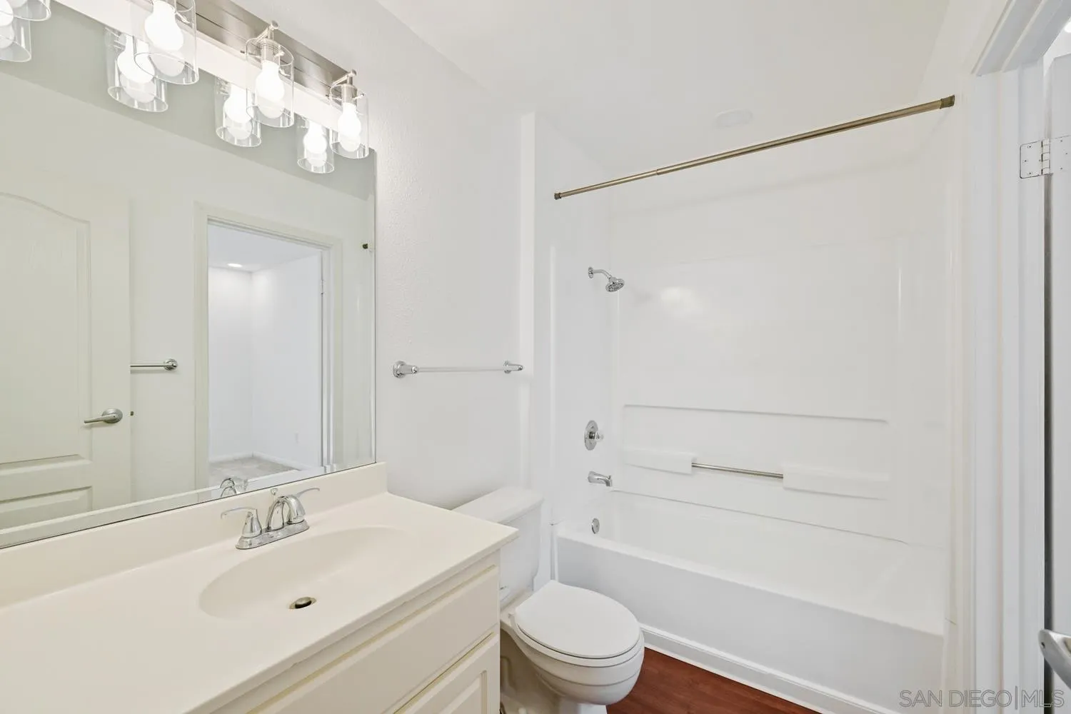 https://cdn.realtyfeed.com/cdn/127/260009564/1c4cce4b41fb1b13e1168d306e15b377.webp