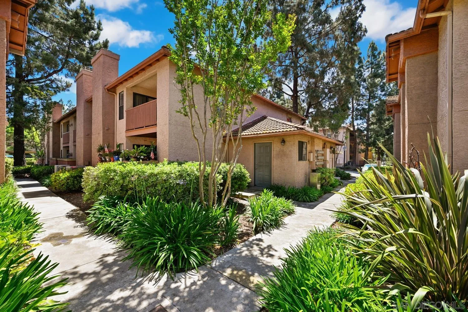 https://cdn.realtyfeed.com/cdn/127/260009564/278d2f5663ce677875300506523ef3d8.webp