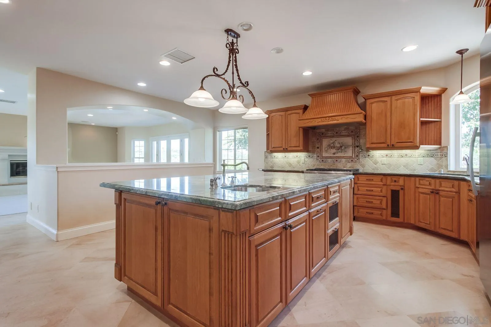 https://cdn.realtyfeed.com/cdn/127/260009577/8c407cd4cba8c3d0805ddf9d104ec4b8.webp