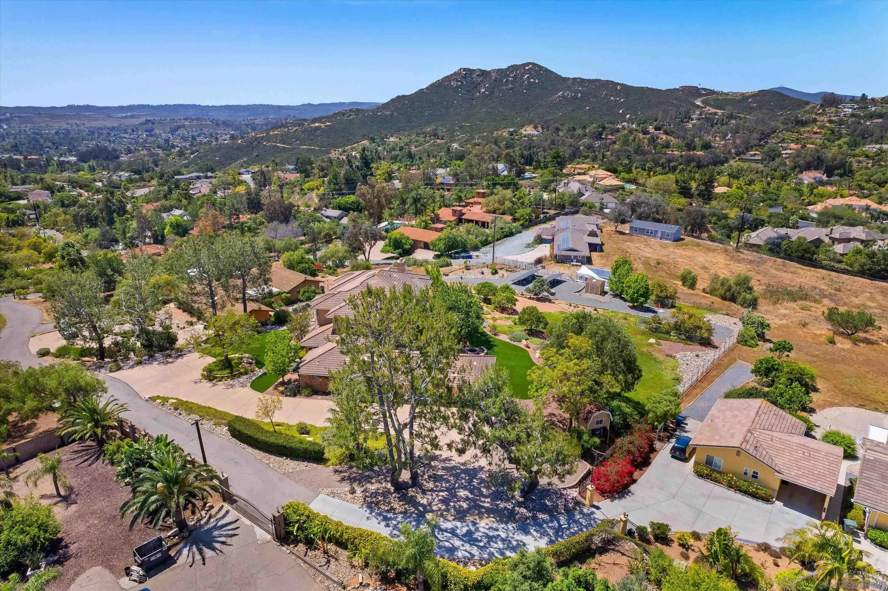 https://cdn.realtyfeed.com/cdn/127/260009577/90739abb333ac829fd7c46d05fd8c08a.webp