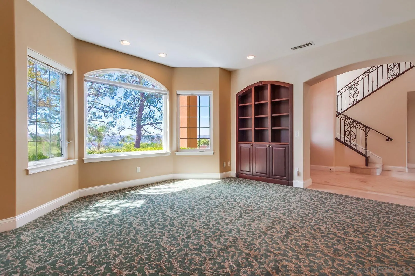 https://cdn.realtyfeed.com/cdn/127/260009577/b1799bceb2890b68820214b8fdeec063.webp