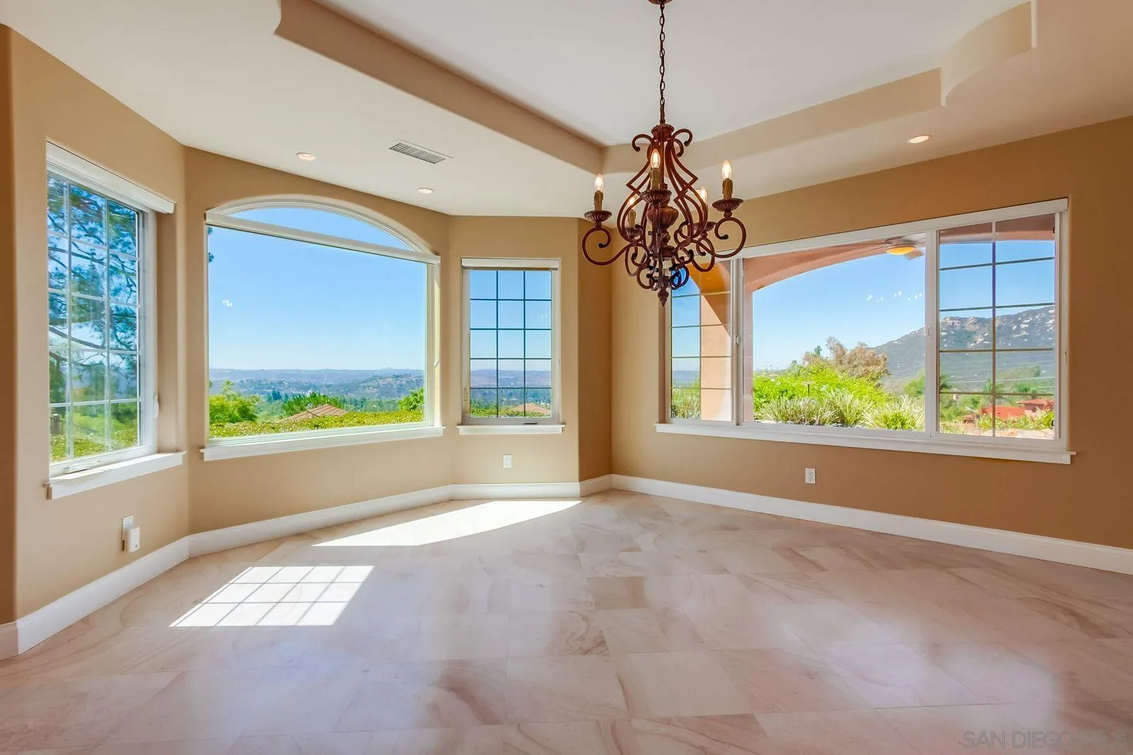 https://cdn.realtyfeed.com/cdn/127/260009577/c1f6f88700f784b1910d57863e6c9cf7.webp