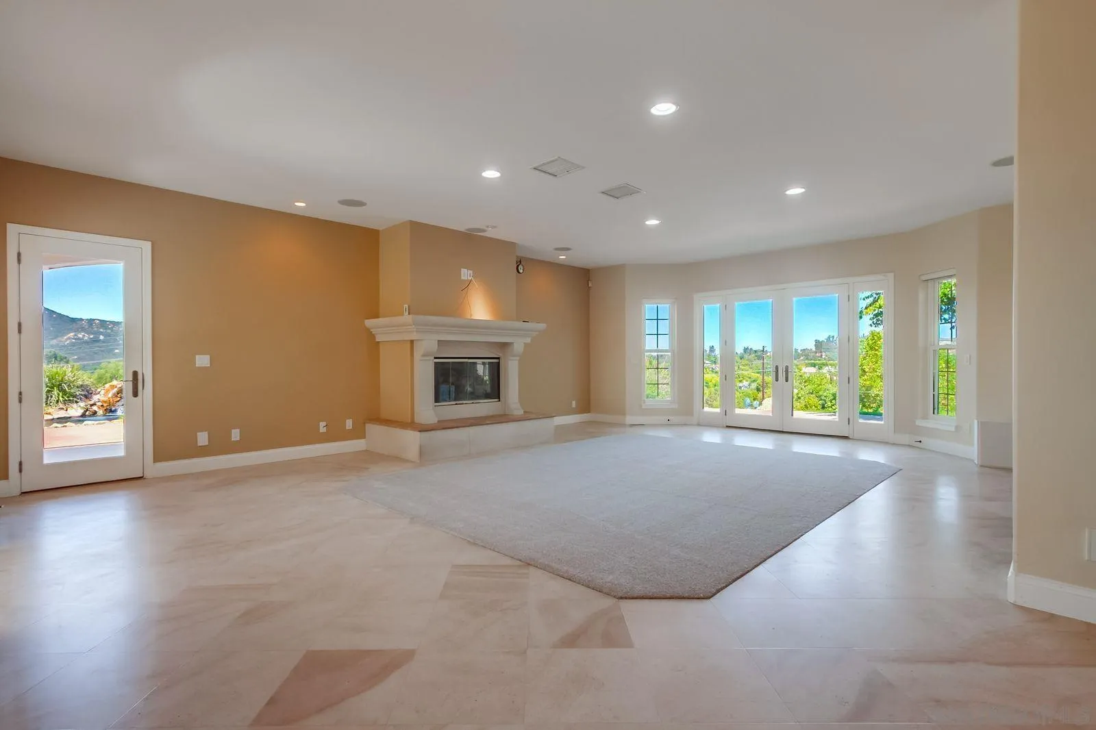 https://cdn.realtyfeed.com/cdn/127/260009577/e0fd969293503d34cca7397bc7e3e5fc.webp