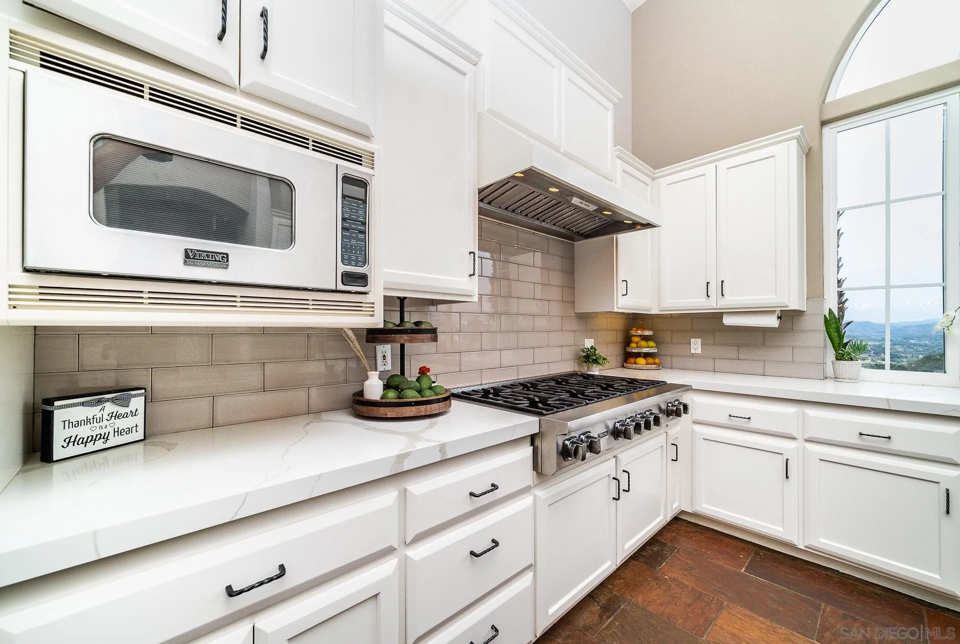 https://cdn.realtyfeed.com/cdn/127/260009585/00f0f4eff9809190e5418bda8d9126f5.webp