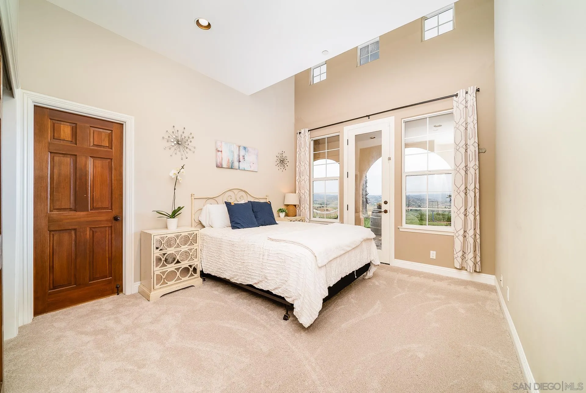 https://cdn.realtyfeed.com/cdn/127/260009585/67cacd2b7f9d72c79c9255941c7aa7c2.webp