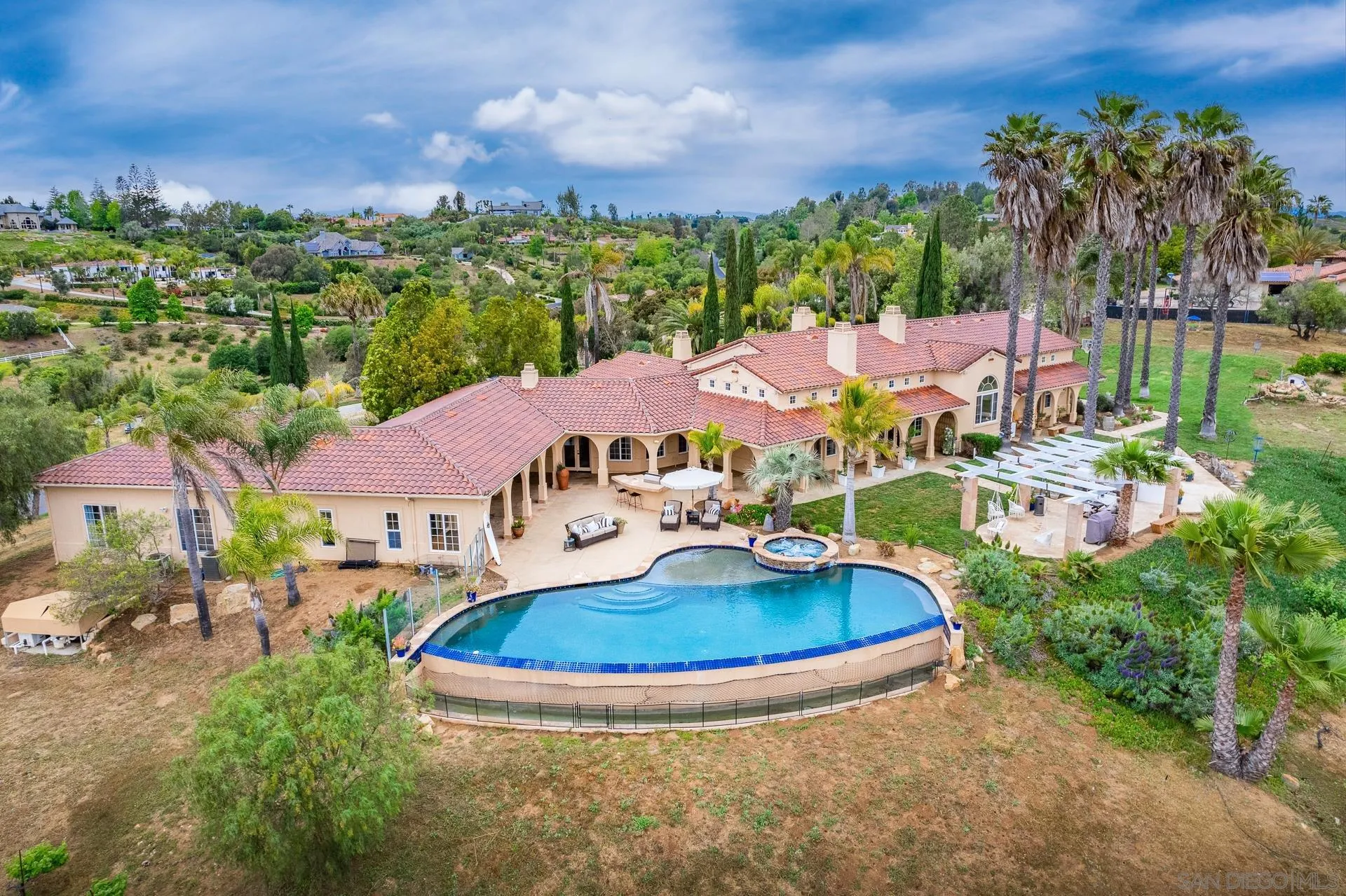 https://cdn.realtyfeed.com/cdn/127/260009585/f313f8b53f48e56dbd513e4930d27c78.webp