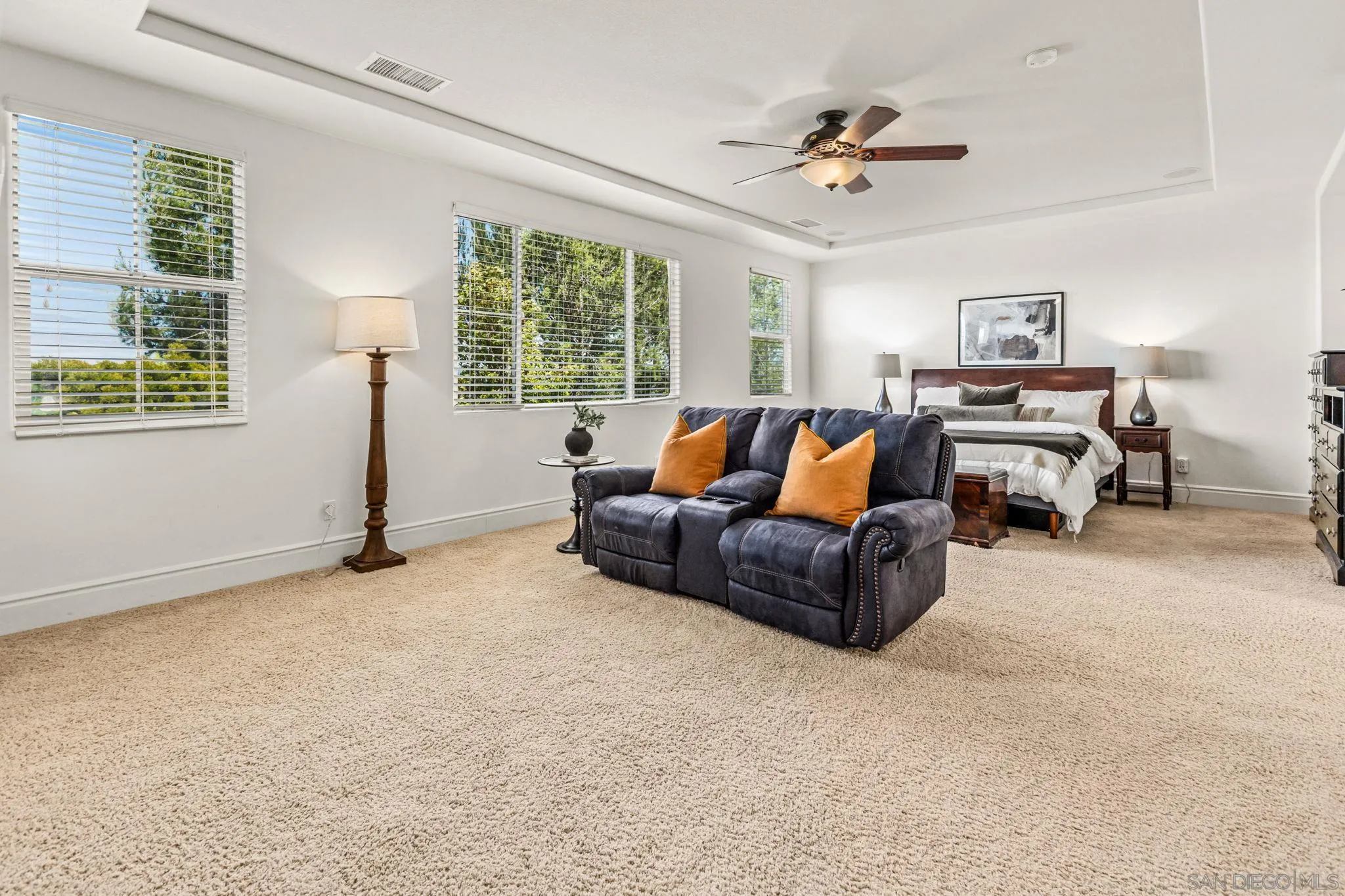 https://cdn.realtyfeed.com/cdn/127/260009596/1ba5bc7e09a39ac10dba4d9b4e628c55.webp