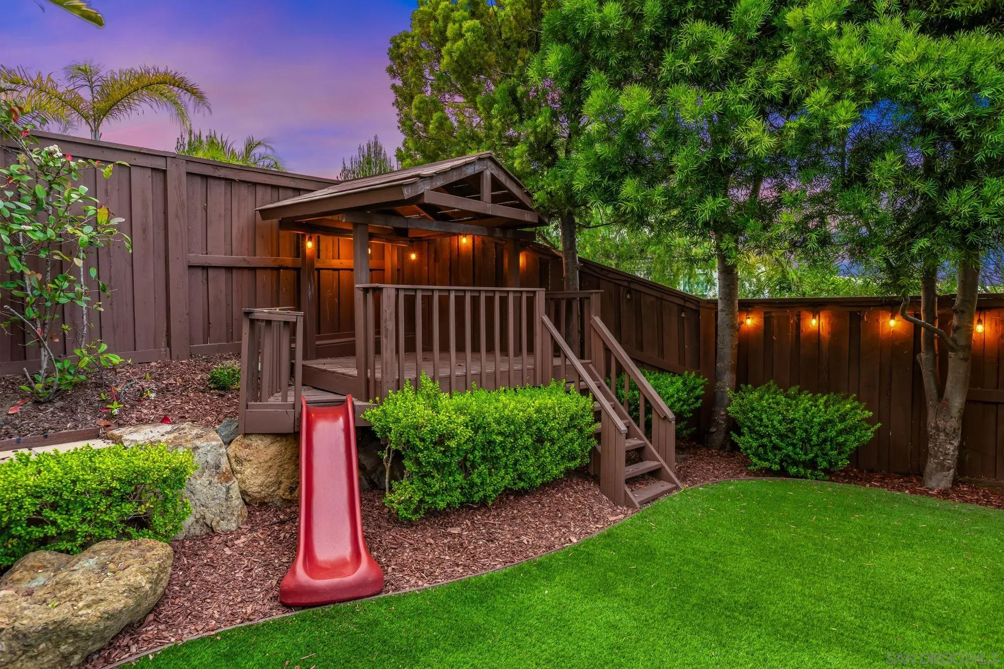https://cdn.realtyfeed.com/cdn/127/260009596/98512c5008e5deebf7d3b93fbae3a500.webp
