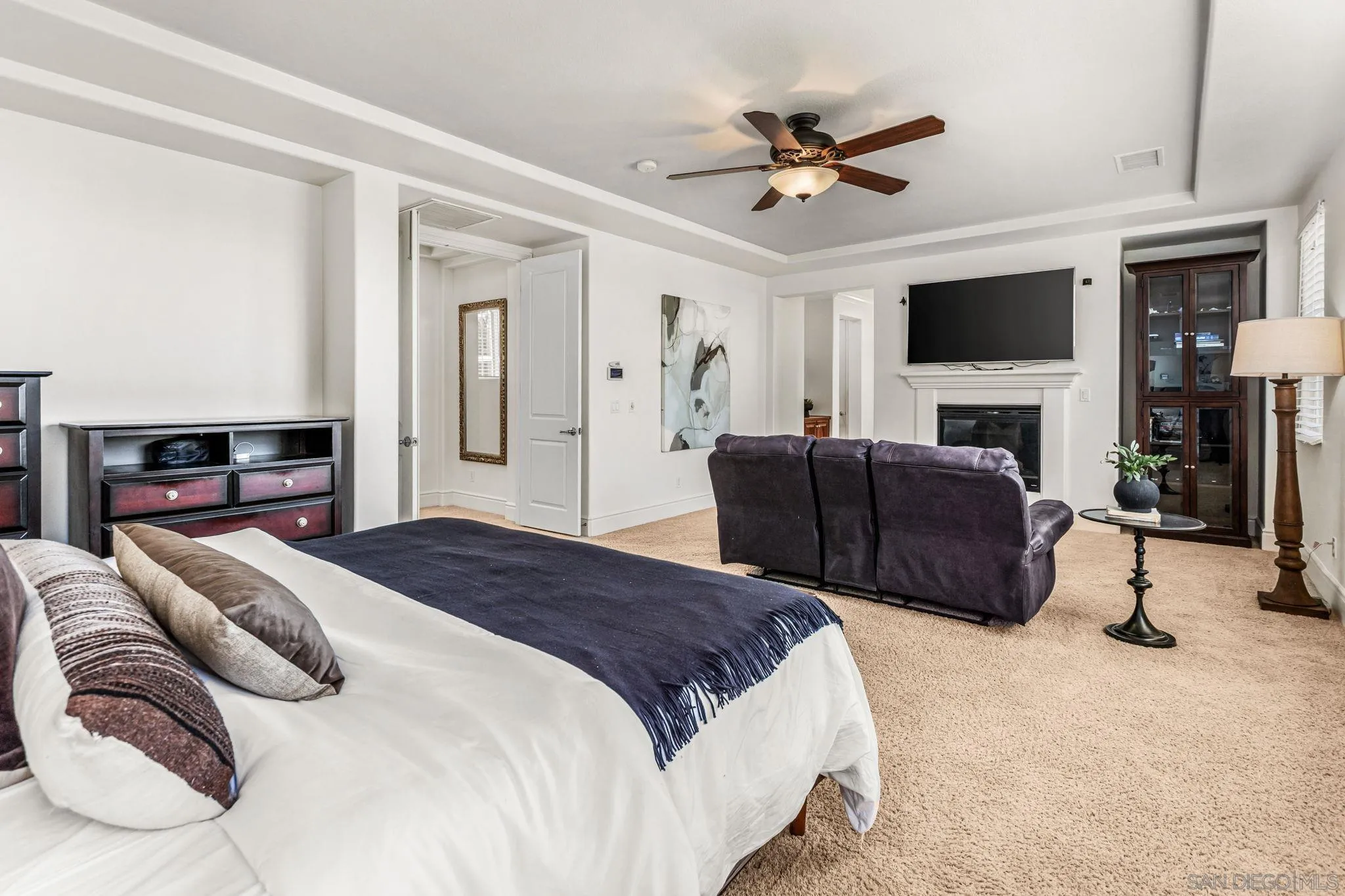 https://cdn.realtyfeed.com/cdn/127/260009596/9c053174398901c92cd58f5a3c43cf14.webp