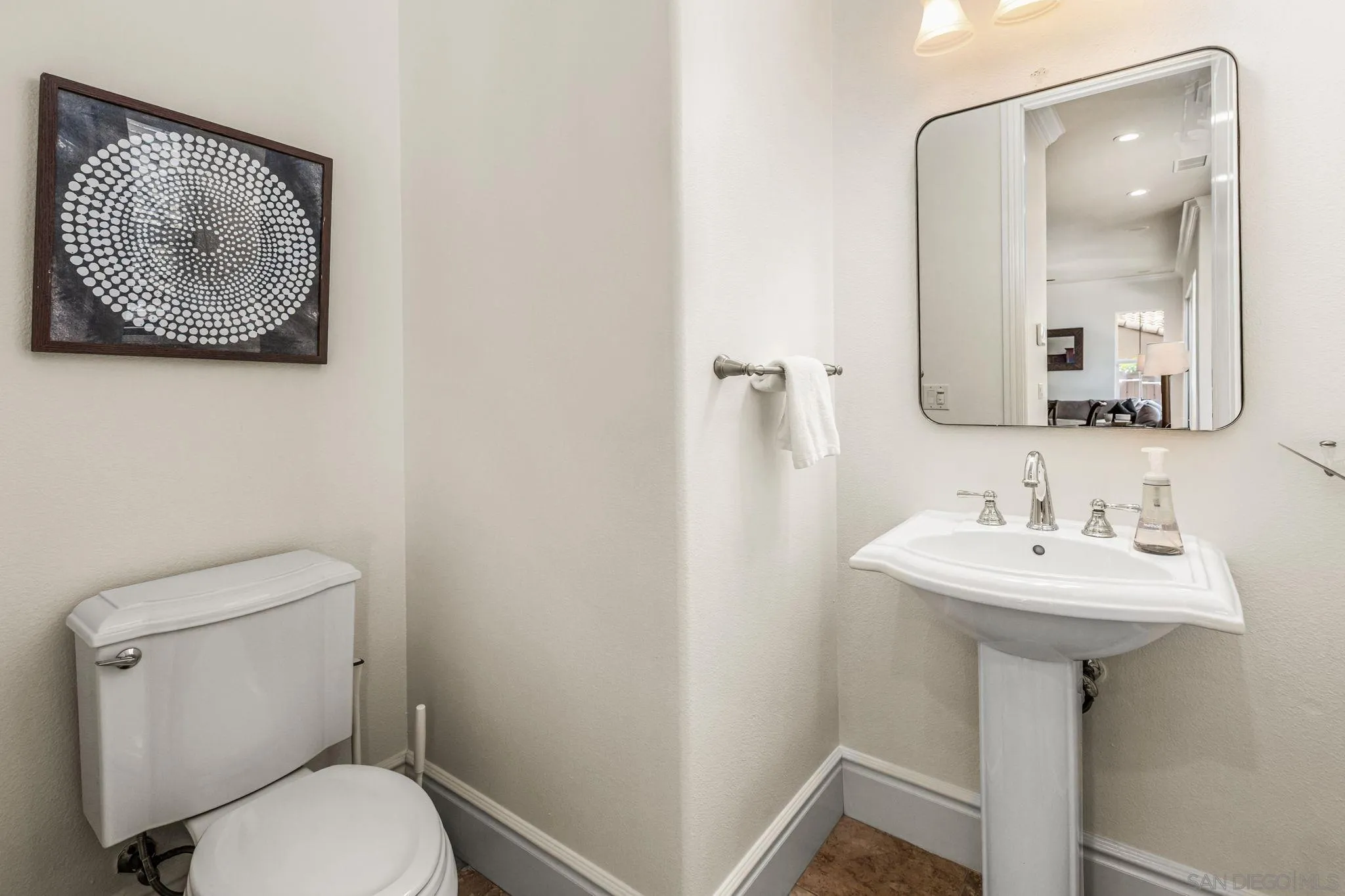https://cdn.realtyfeed.com/cdn/127/260009596/a6d775727adb1f3de65a3bccf2c10766.webp
