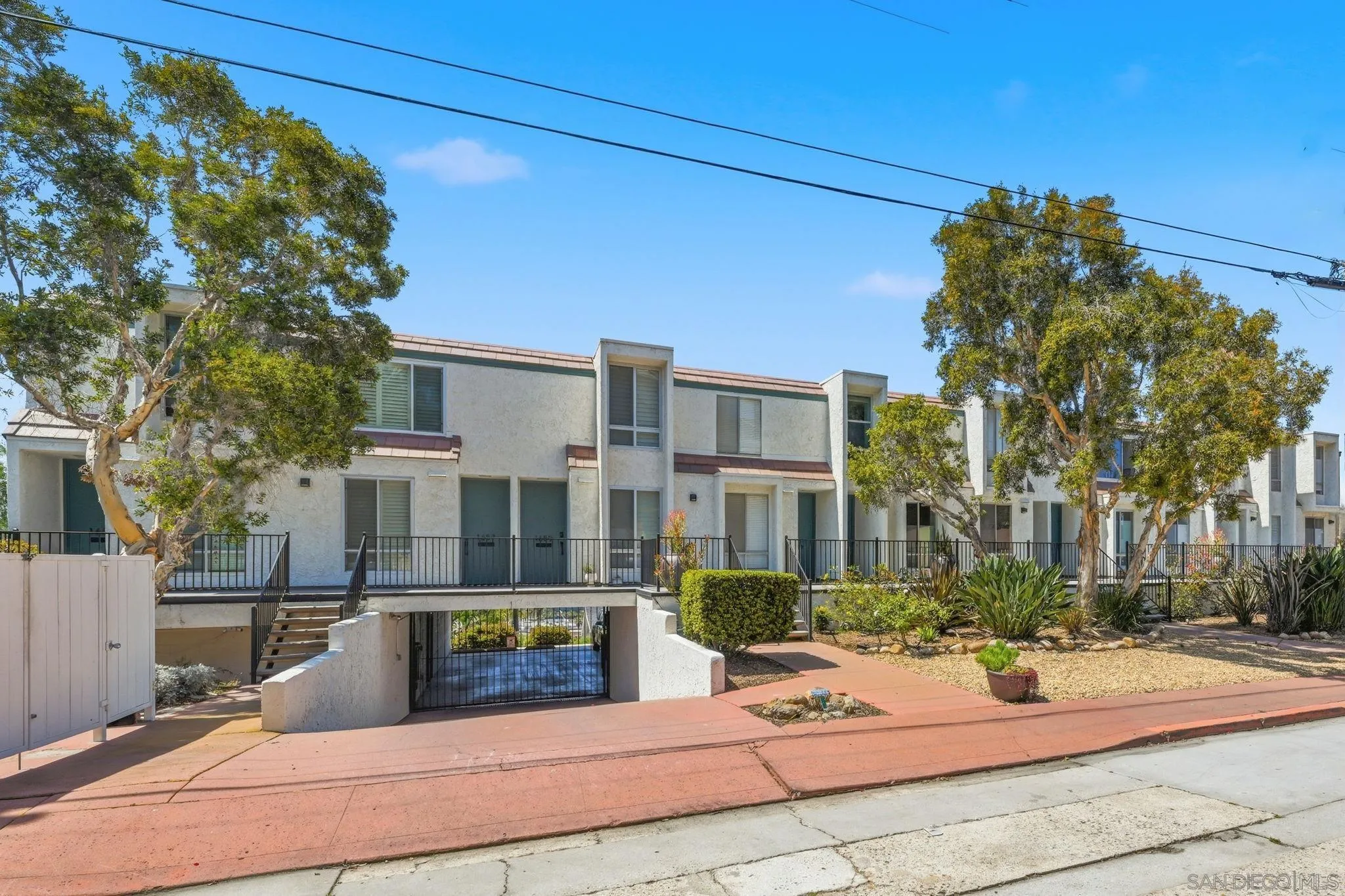 https://cdn.realtyfeed.com/cdn/127/260009602/2de9b07c6e3ceb78550f512dcc0e5d51.webp