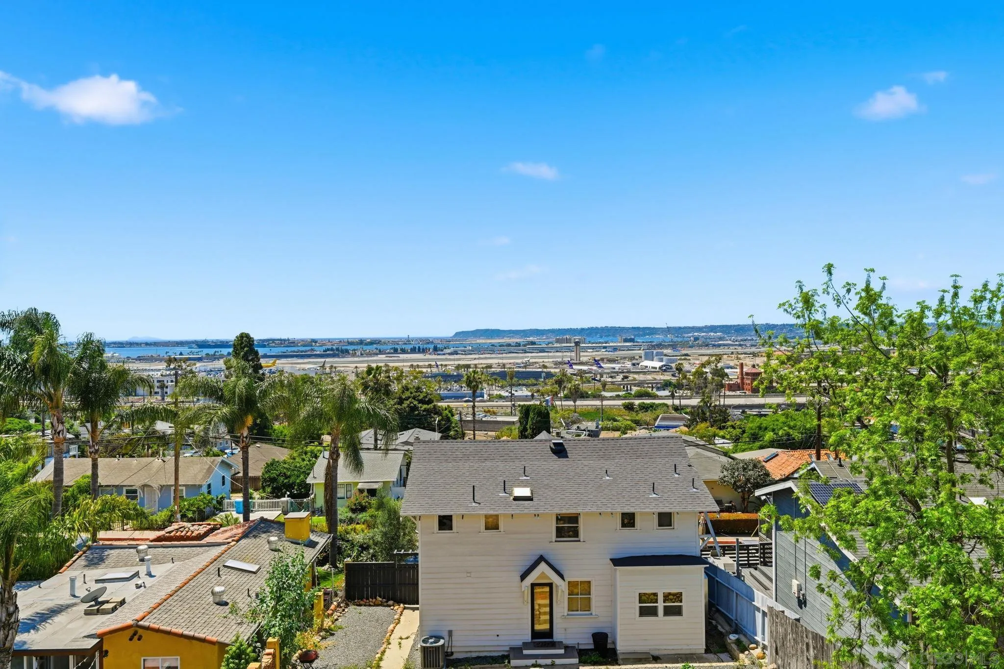 https://cdn.realtyfeed.com/cdn/127/260009602/79550d627462de8879ab6456d6963a04.webp