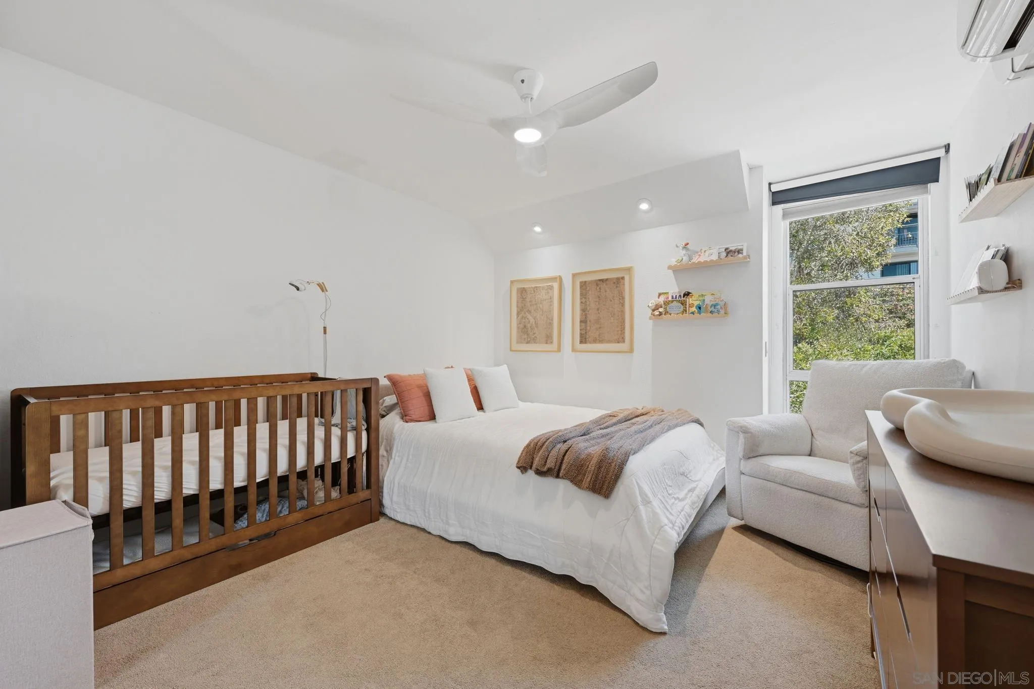https://cdn.realtyfeed.com/cdn/127/260009602/b756c1eea22d03e8edc6a068d9794d99.webp