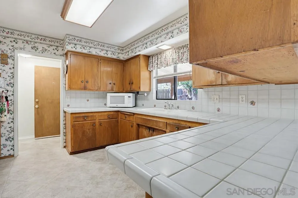 https://cdn.realtyfeed.com/cdn/127/260009604/ae663335dc33379e38e5e6b7b4c944d7.webp