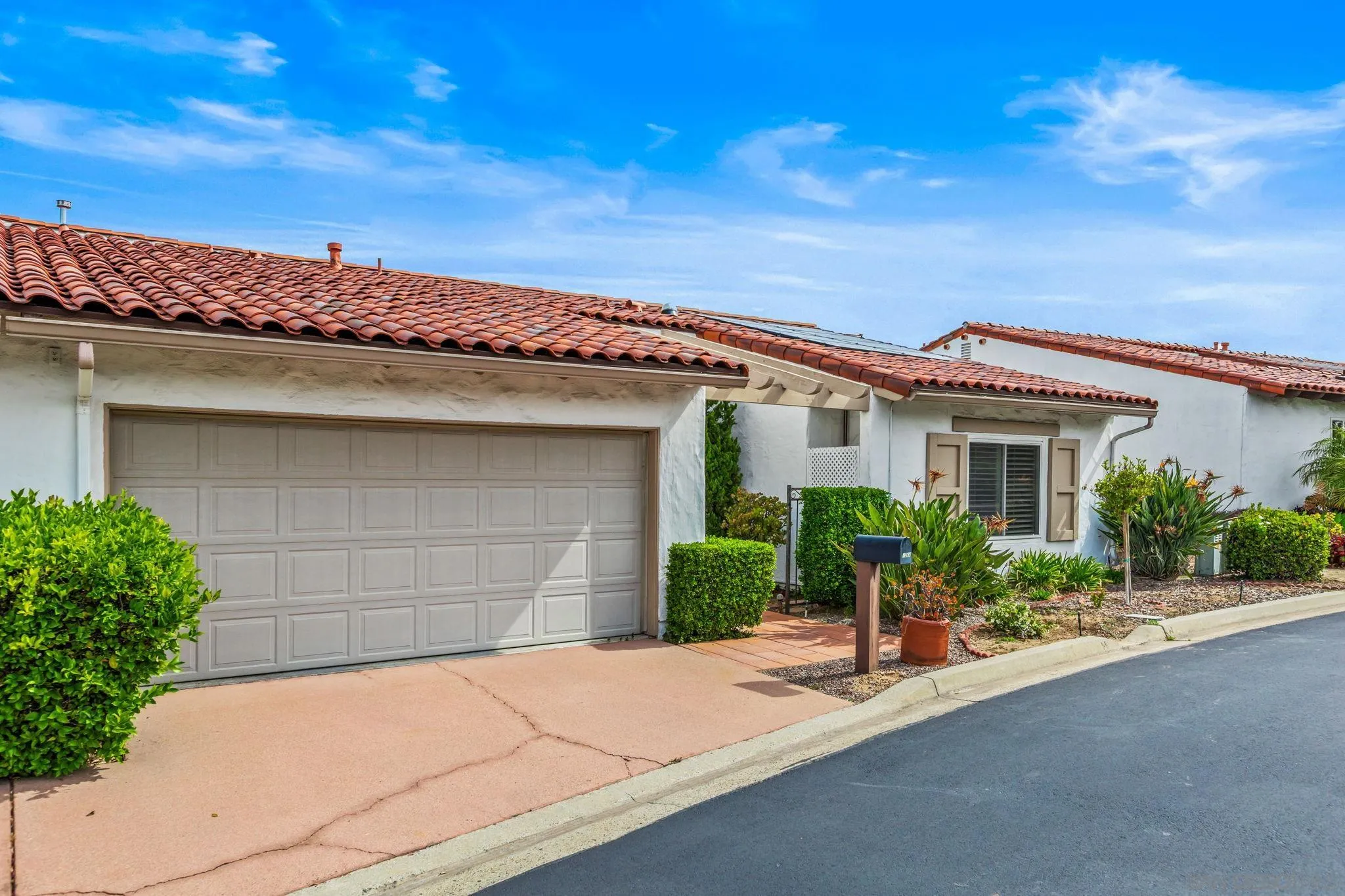 https://cdn.realtyfeed.com/cdn/127/260009611/63e588569c5c4ca2e2ac8644eabc7def.webp