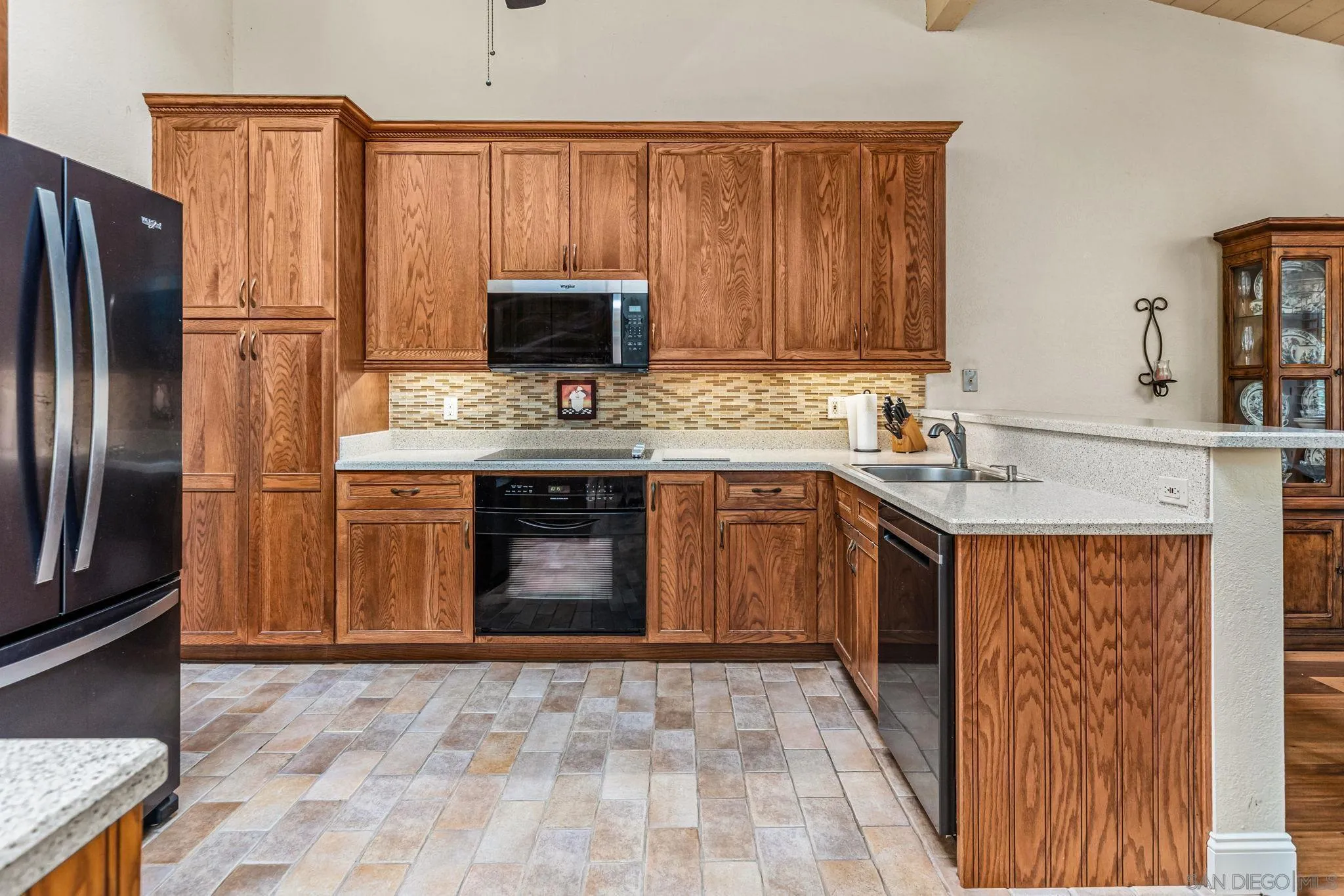 https://cdn.realtyfeed.com/cdn/127/260009611/ade1b2abca2572a5e7f7bf39c7653d7b.webp