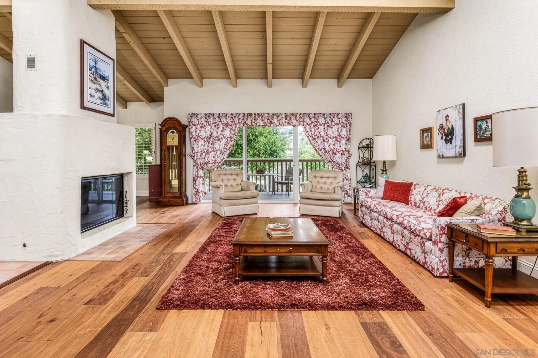 https://cdn.realtyfeed.com/cdn/127/260009611/b66111cdf9b8e14917f85af9dbeeae43.webp