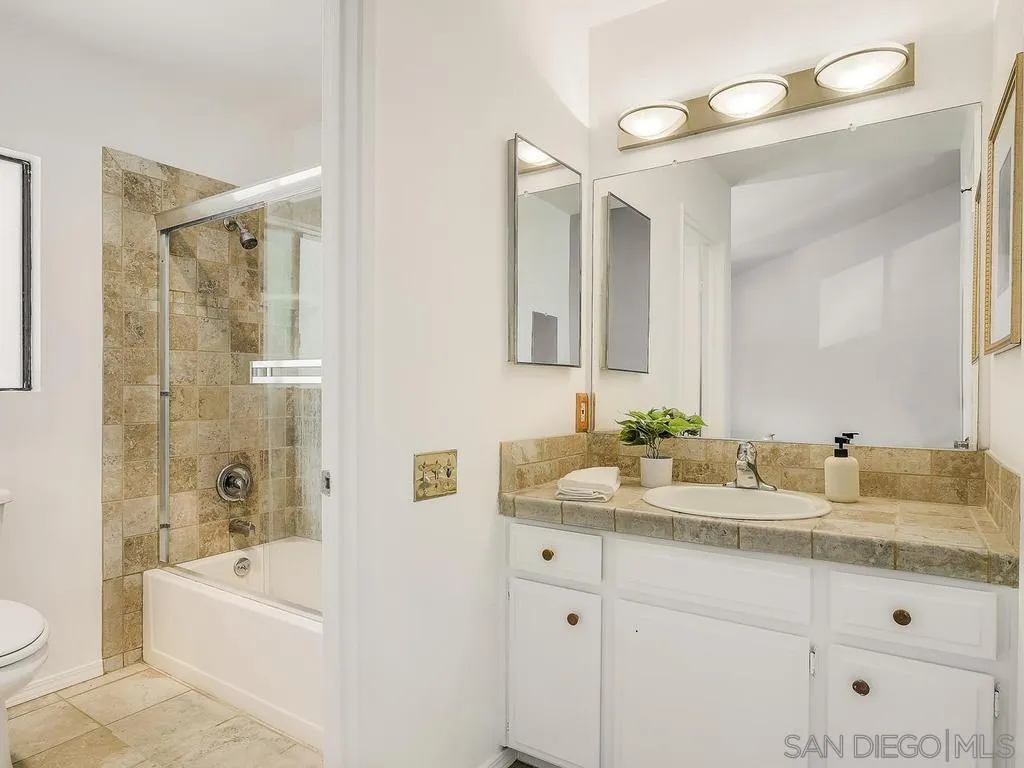 https://cdn.realtyfeed.com/cdn/127/260009614/6425013b686b37718acc485b13aecb95.webp