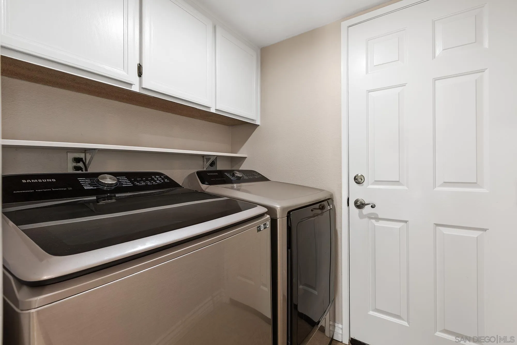 https://cdn.realtyfeed.com/cdn/127/260009616/dcd841044cf0fdfe854721a84053a273.webp