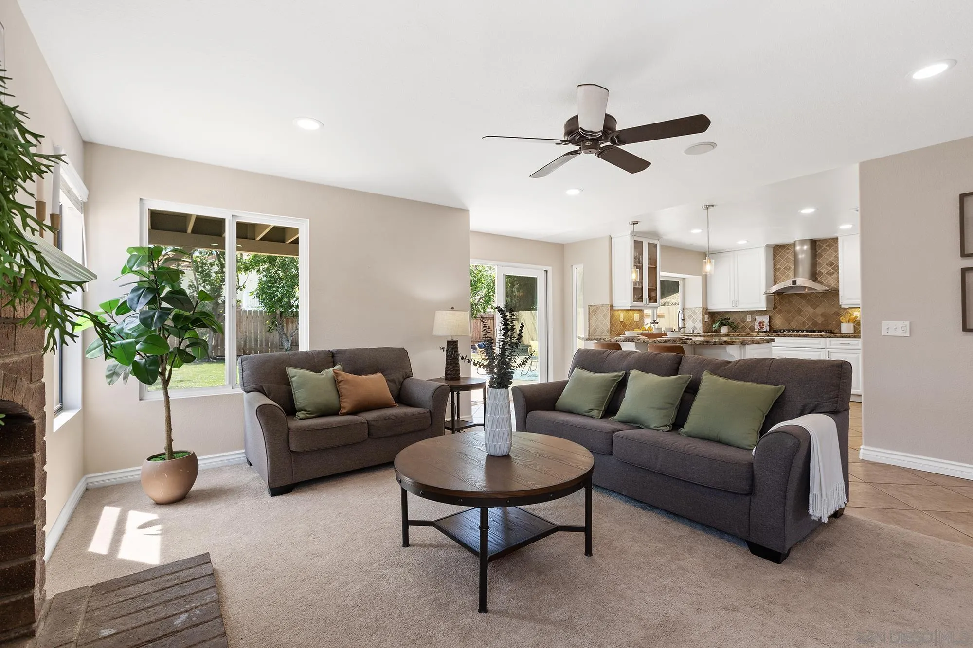 https://cdn.realtyfeed.com/cdn/127/260009616/f471ae2382eee1ba2acc2af55ad18f41.webp
