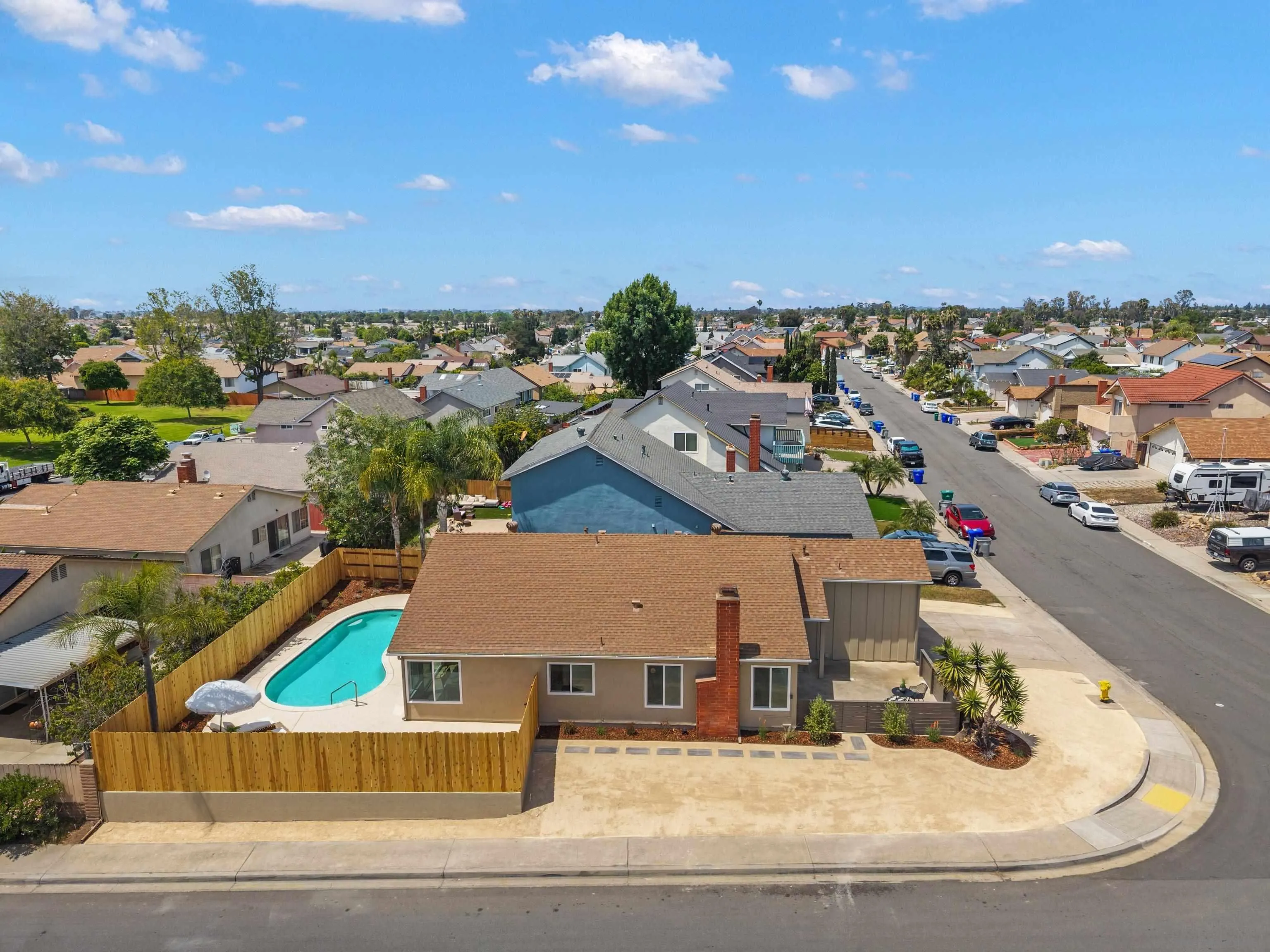 https://cdn.realtyfeed.com/cdn/127/260009618/6d8bde98f3fdb107618de62a7a1fc168.webp